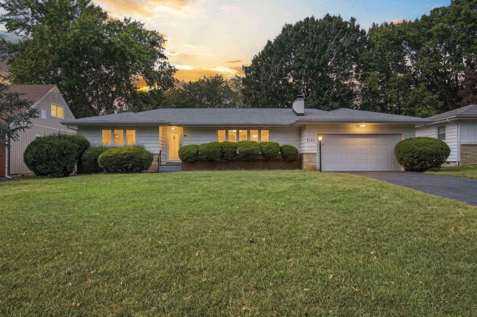 2141 S Luster Avenue, Springfield, MO 65804 1-web-or-mls-_DSC0085-2a (2)