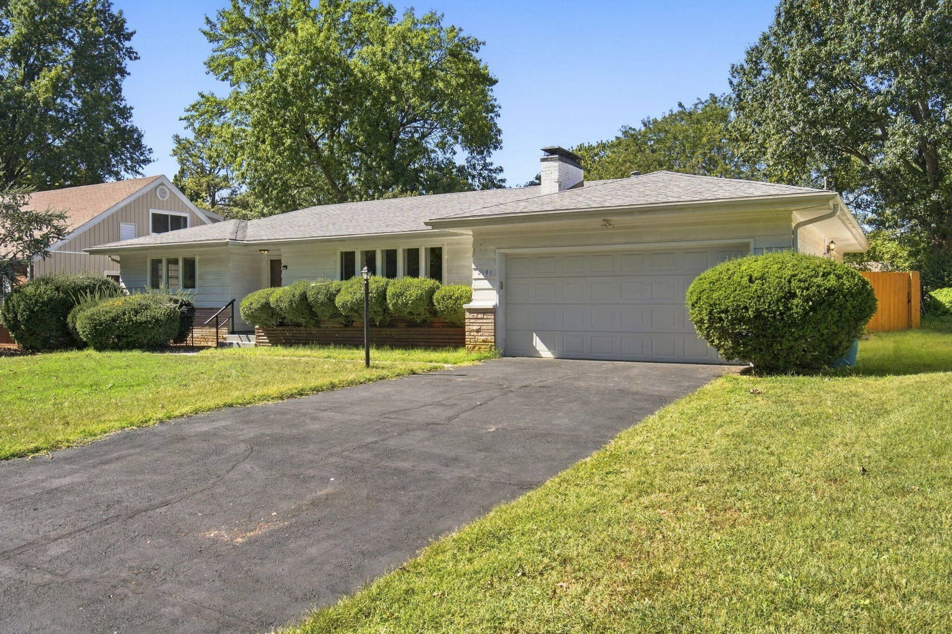 2141 S Luster Avenue, Springfield, MO 65804 4-web-or-mls-_DSC0094