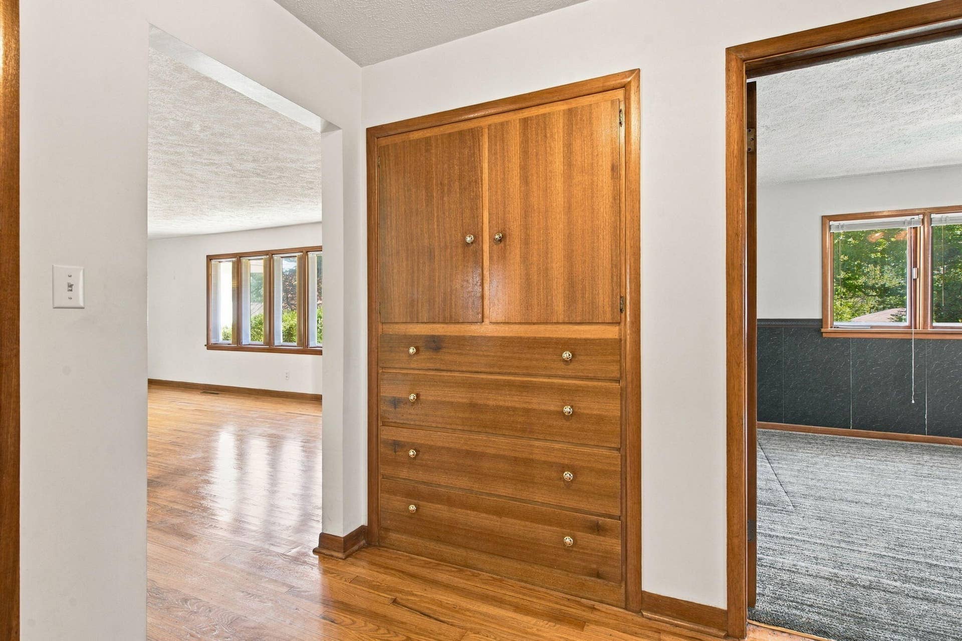 2141 S Luster Avenue, Springfield, MO 65804 17-web-or-mls-_DSC9991_replaced_camera