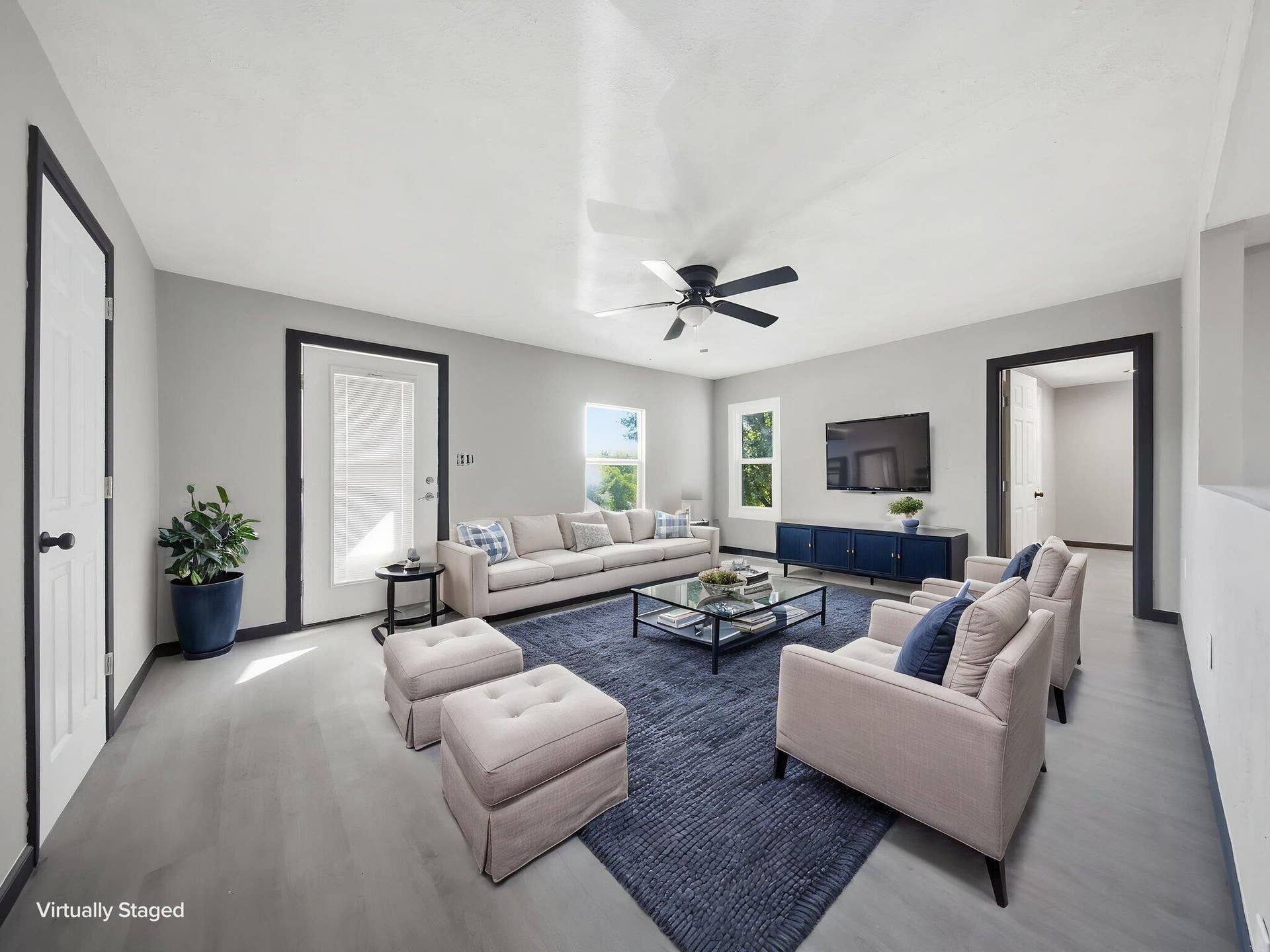 12-web-or-mls-09 - Living Room - Entry V