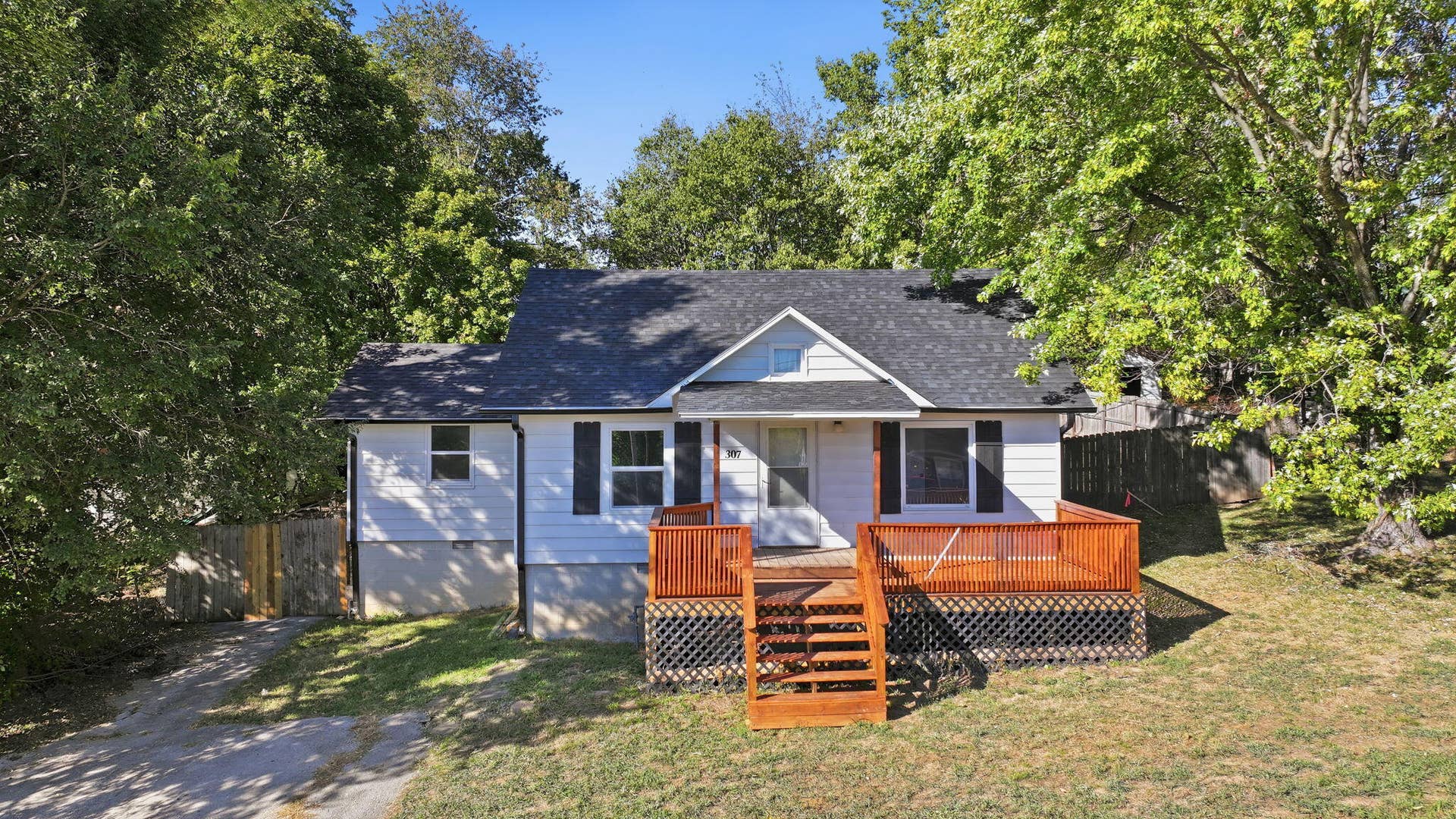 1-web-or-mls-01 - Front Exterior - Eleva