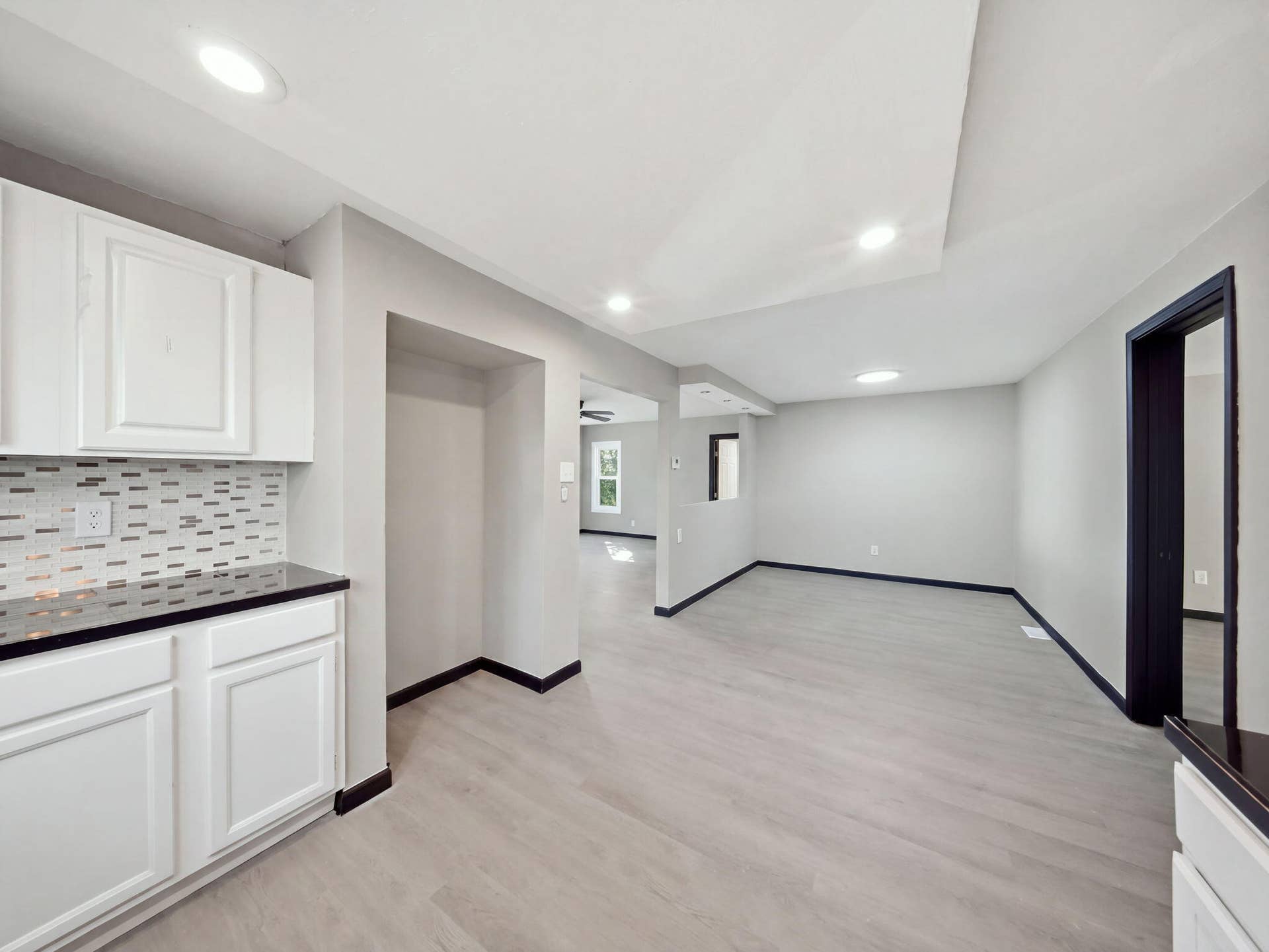 15-web-or-mls-11 - Dining Room - Kitchen