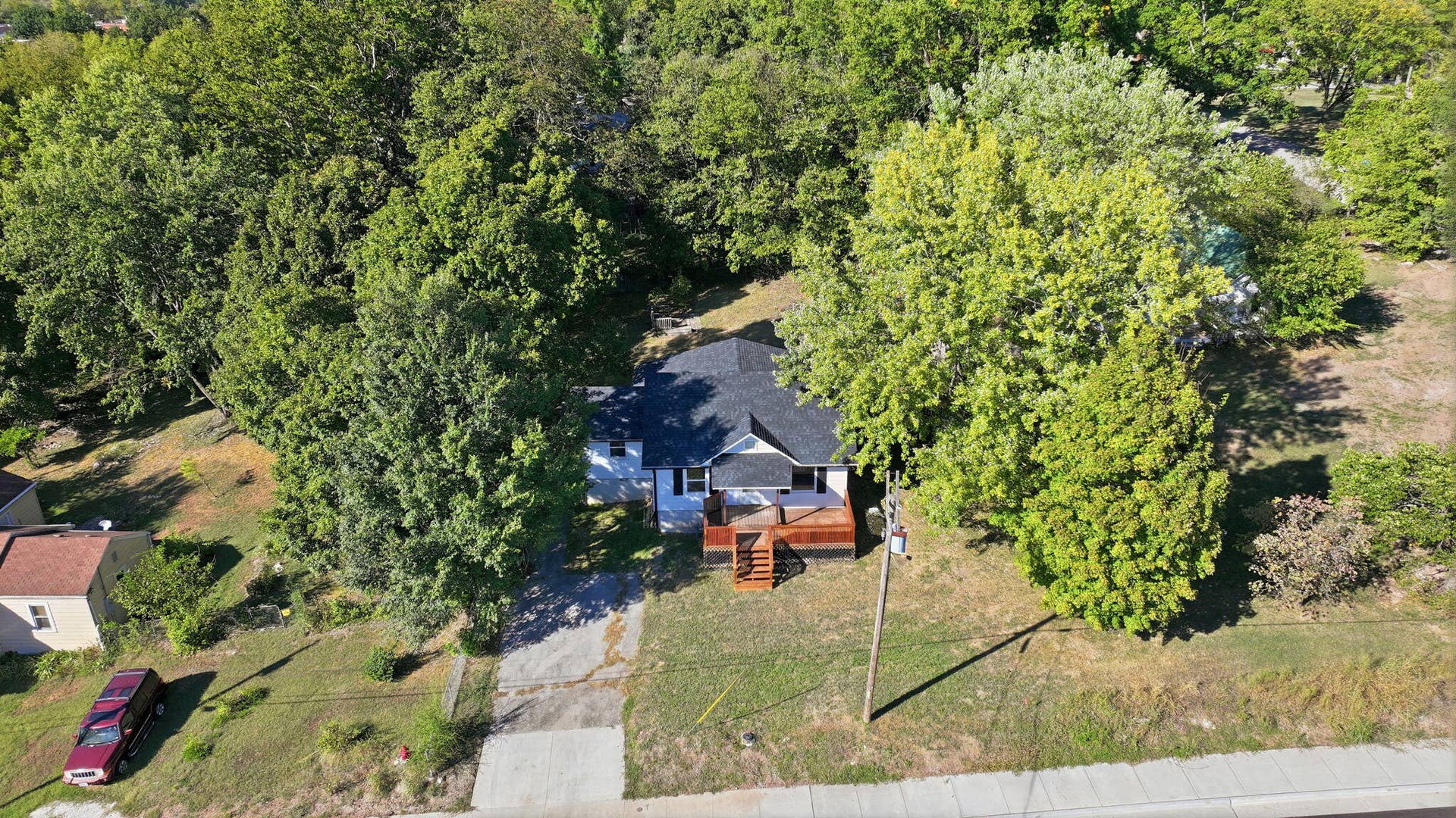 8-web-or-mls-06 - Front Exterior - Aeria