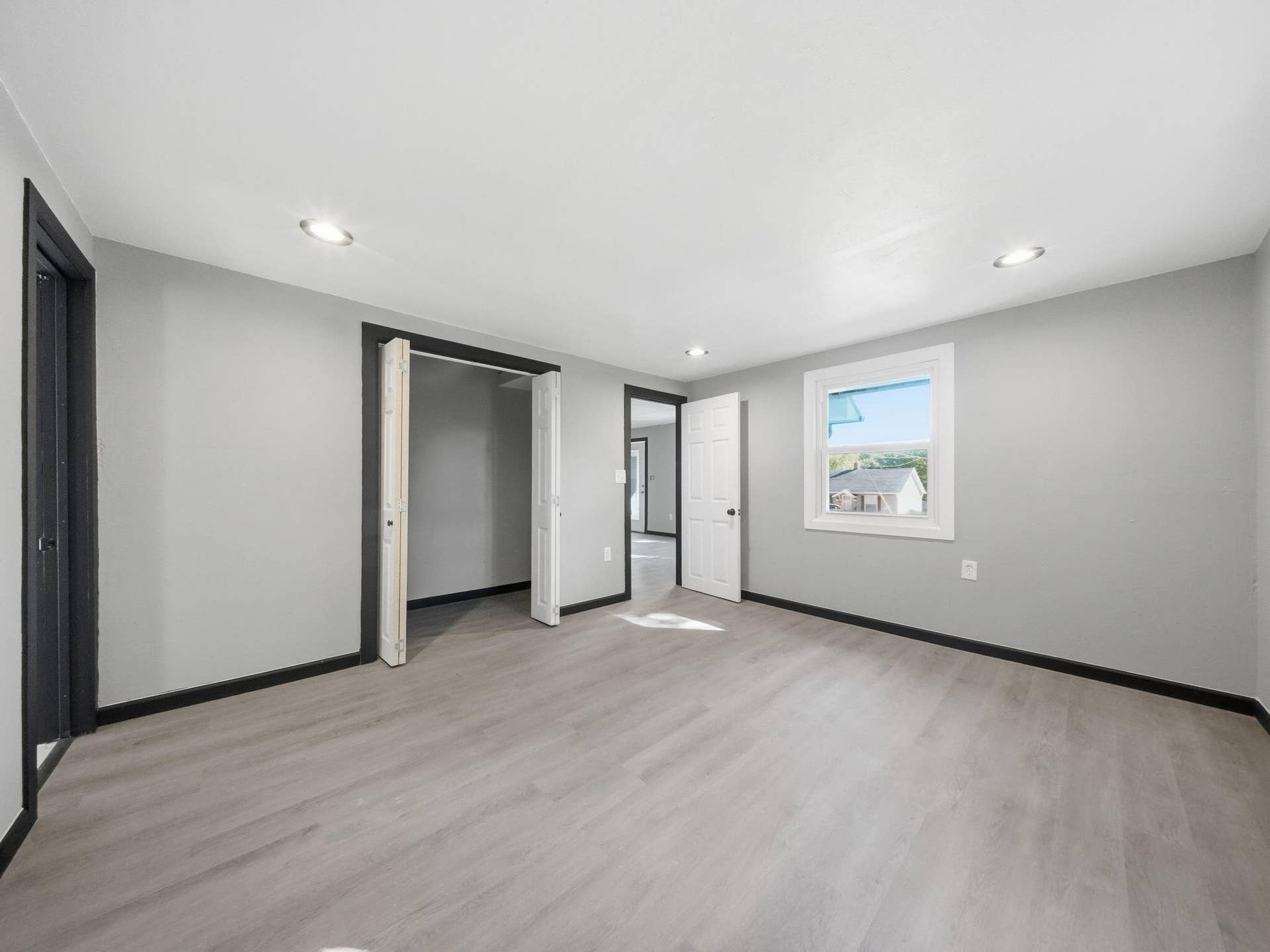 26-web-or-mls-20 - Bedroom 3 - Closet Vi