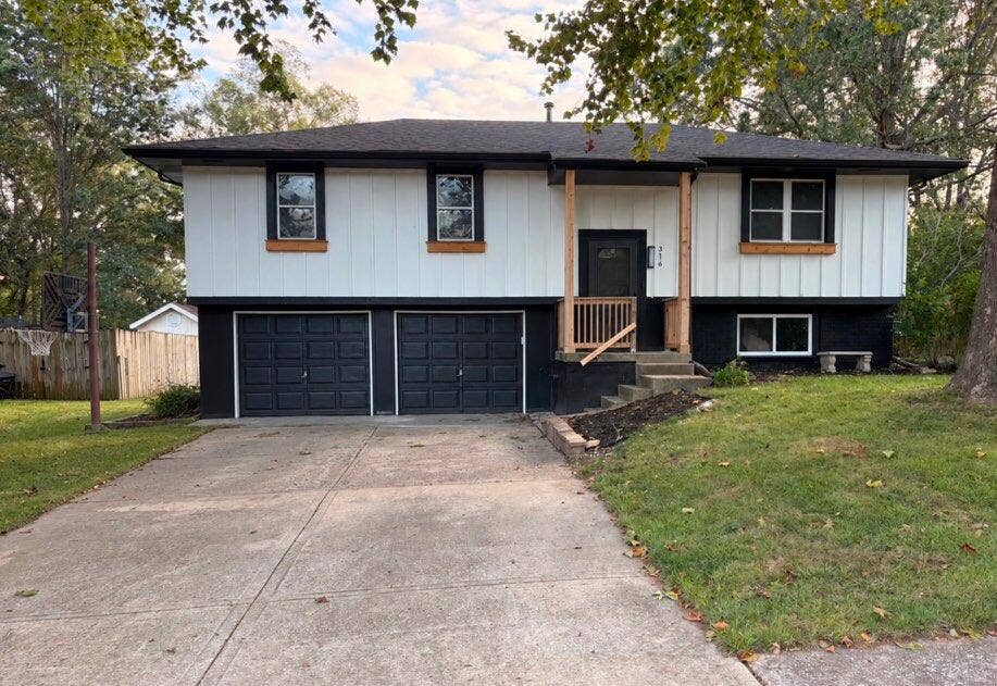 316 SW Killarney Lane, Blue Springs, MO 64015 IMG_0005