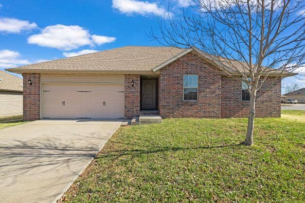 4100 N Grassland Drive, Ozark, MO 65721 FOH