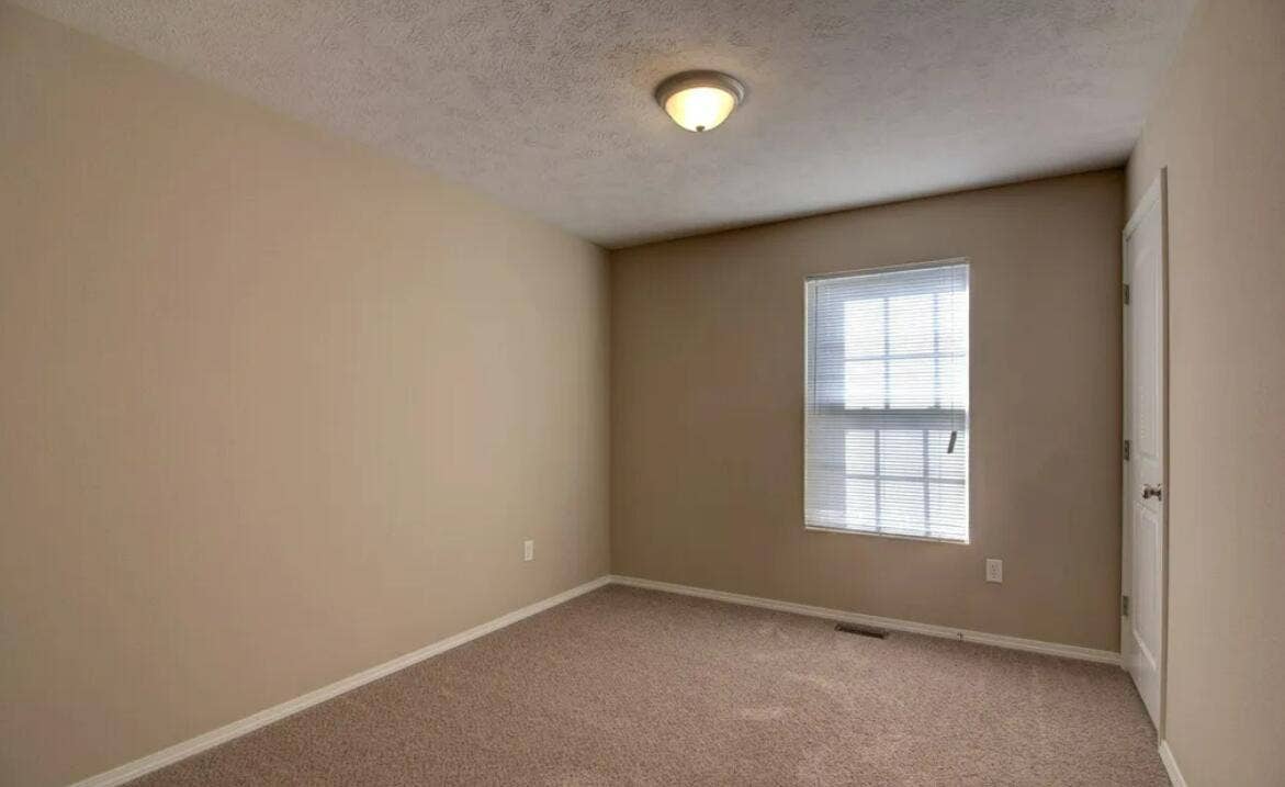 1050 S Strasbourg Avenue, Springfield, MO 65802 Strasbourg 13