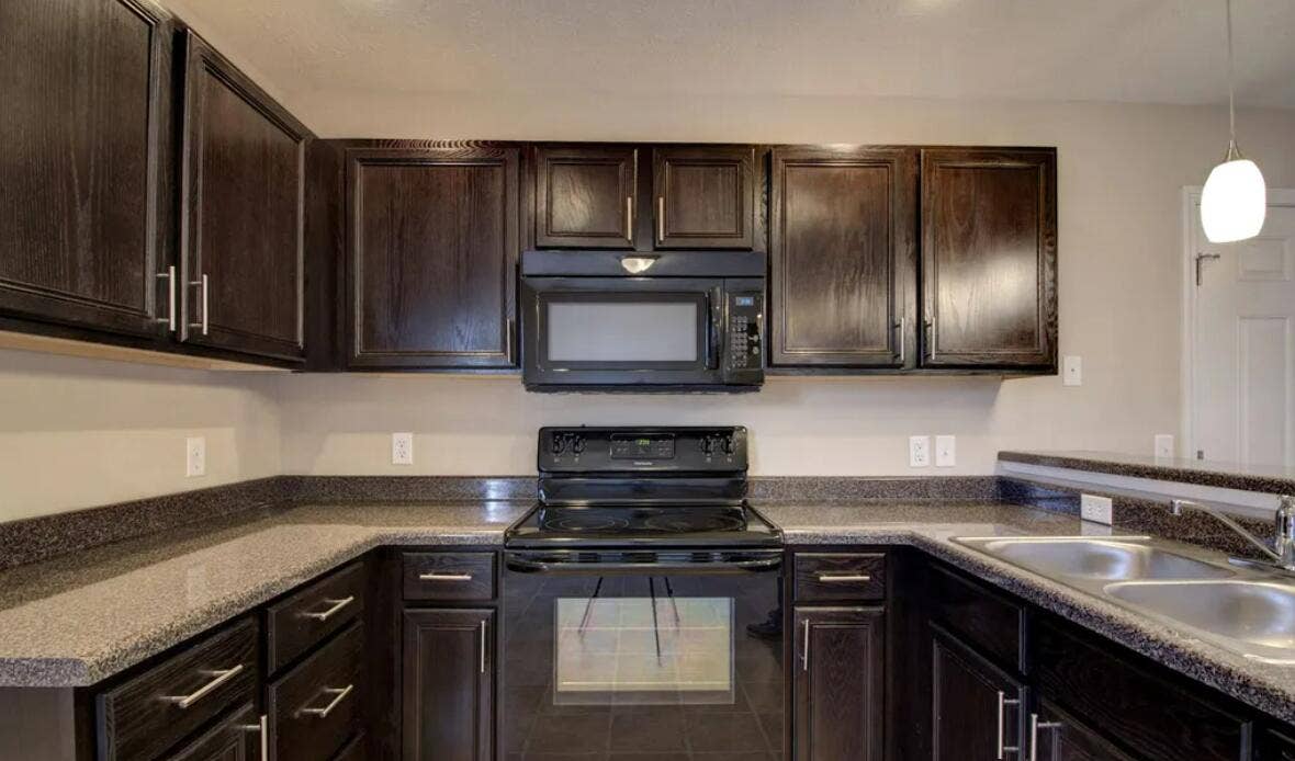 1050 S Strasbourg Avenue, Springfield, MO 65802 Strasbourg 5