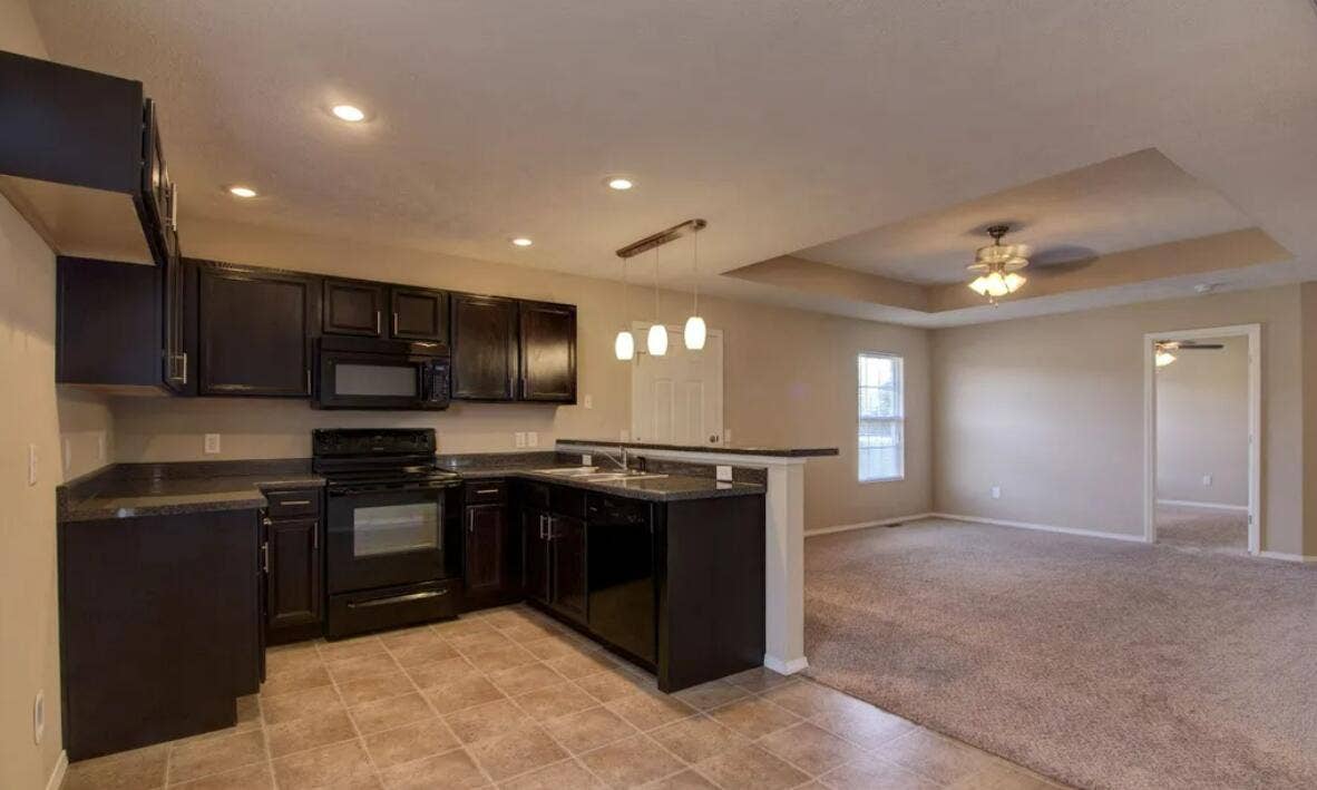 1050 S Strasbourg Avenue, Springfield, MO 65802 Strasbourg 4