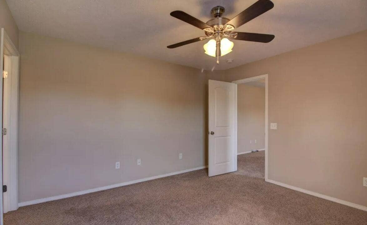 1050 S Strasbourg Avenue, Springfield, MO 65802 Strasbourg 8