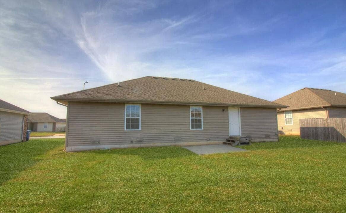 1050 S Strasbourg Avenue, Springfield, MO 65802 Strasbourg 17
