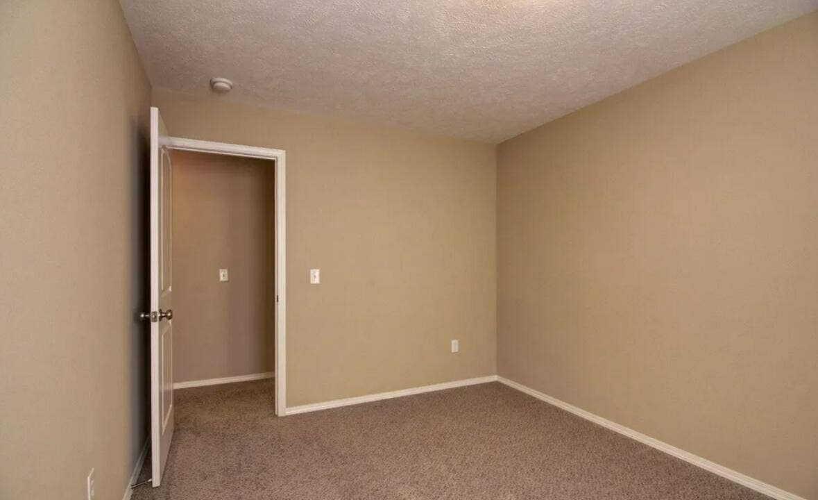 1050 S Strasbourg Avenue, Springfield, MO 65802 Strasbourg 14
