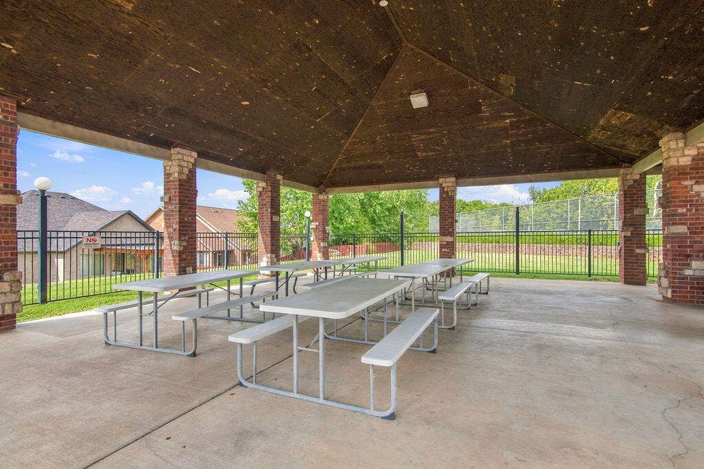 1215 W Sage Court, Springfield, MO 65810 DSC_2907