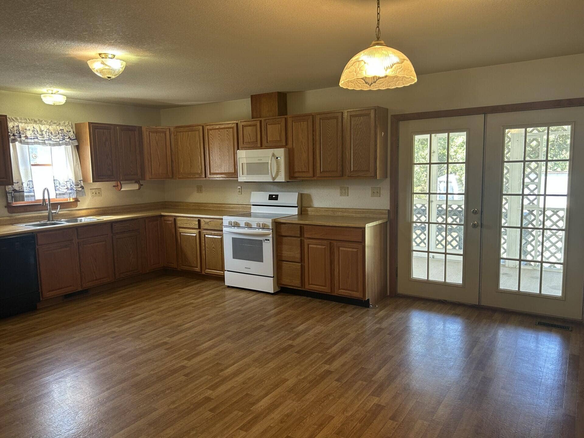 8898 Westview Road, Neosho, MO 64850 d6211c79-941c-4787-87ec-9c5061ae6c6d