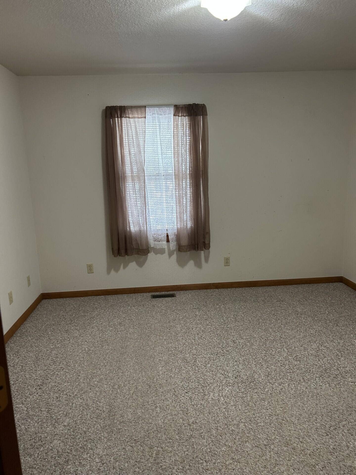 8898 Westview Road, Neosho, MO 64850 e315d259-27ed-40ef-88a8-7cb5a255dc2d