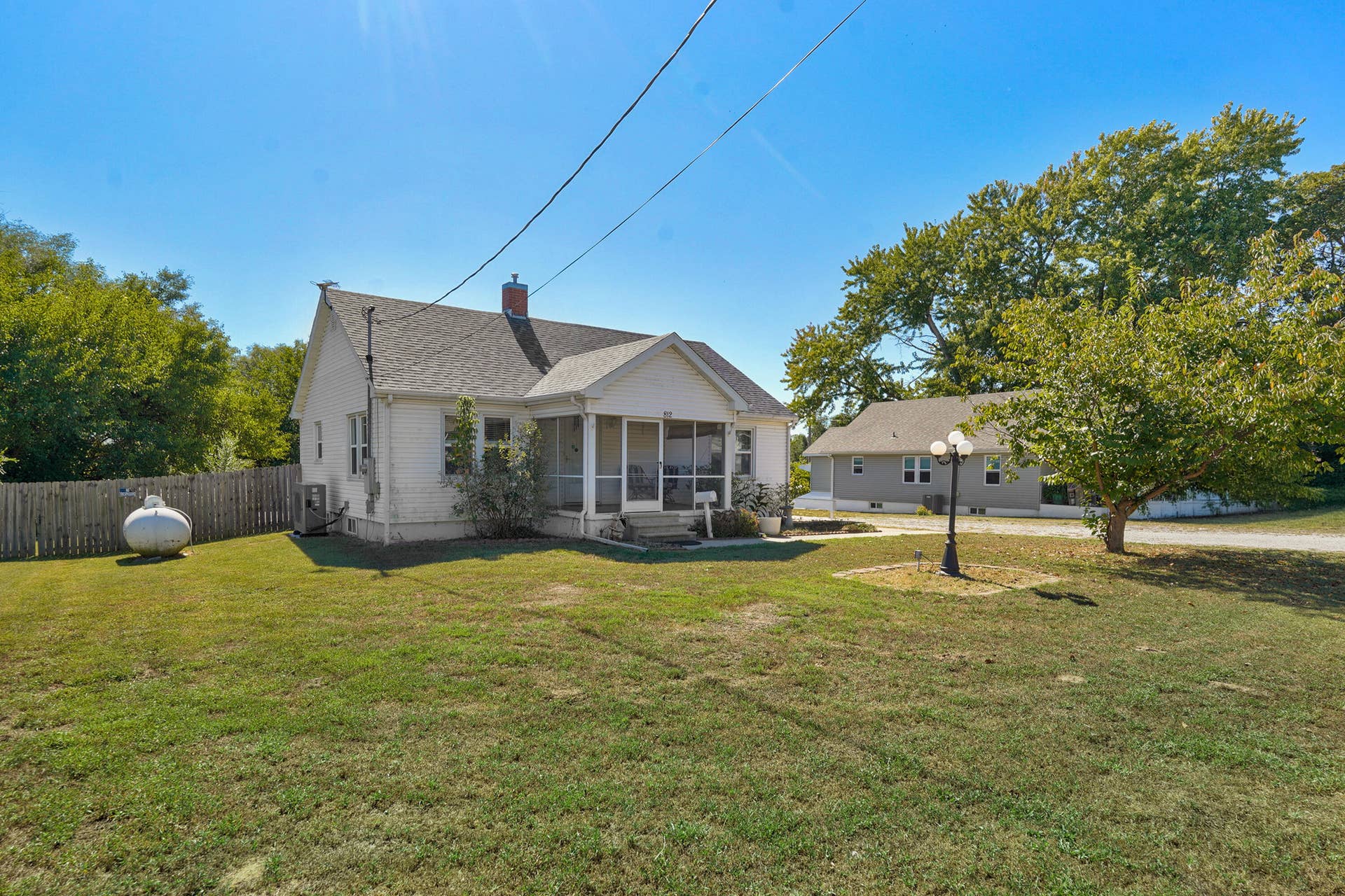 812 E Locust Street, Bolivar, MO 65613 812 E Locust St-2