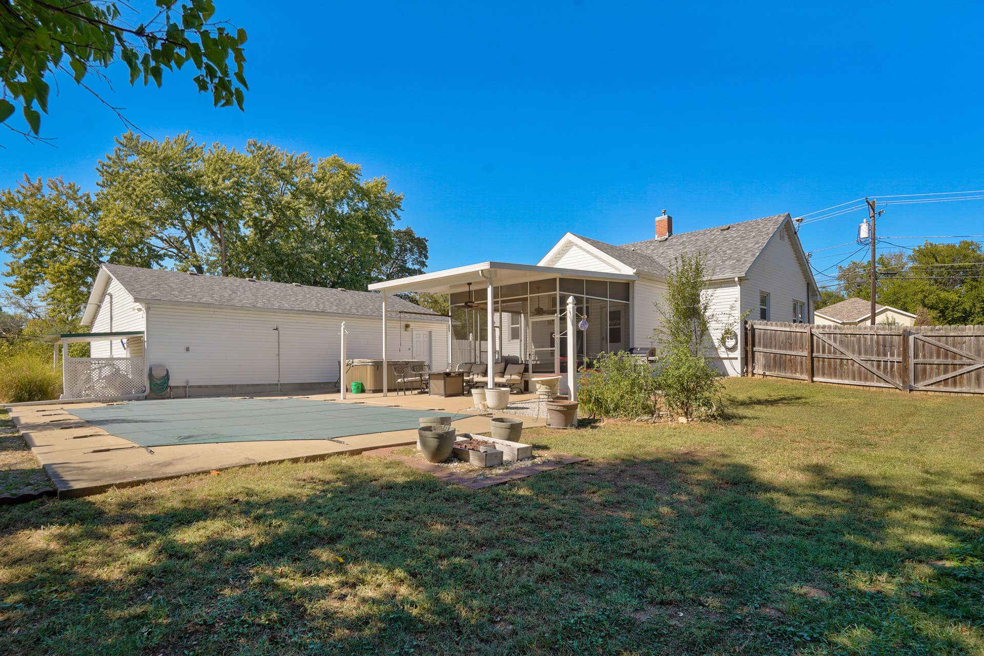812 E Locust Street, Bolivar, MO 65613 812 E Locust St-31