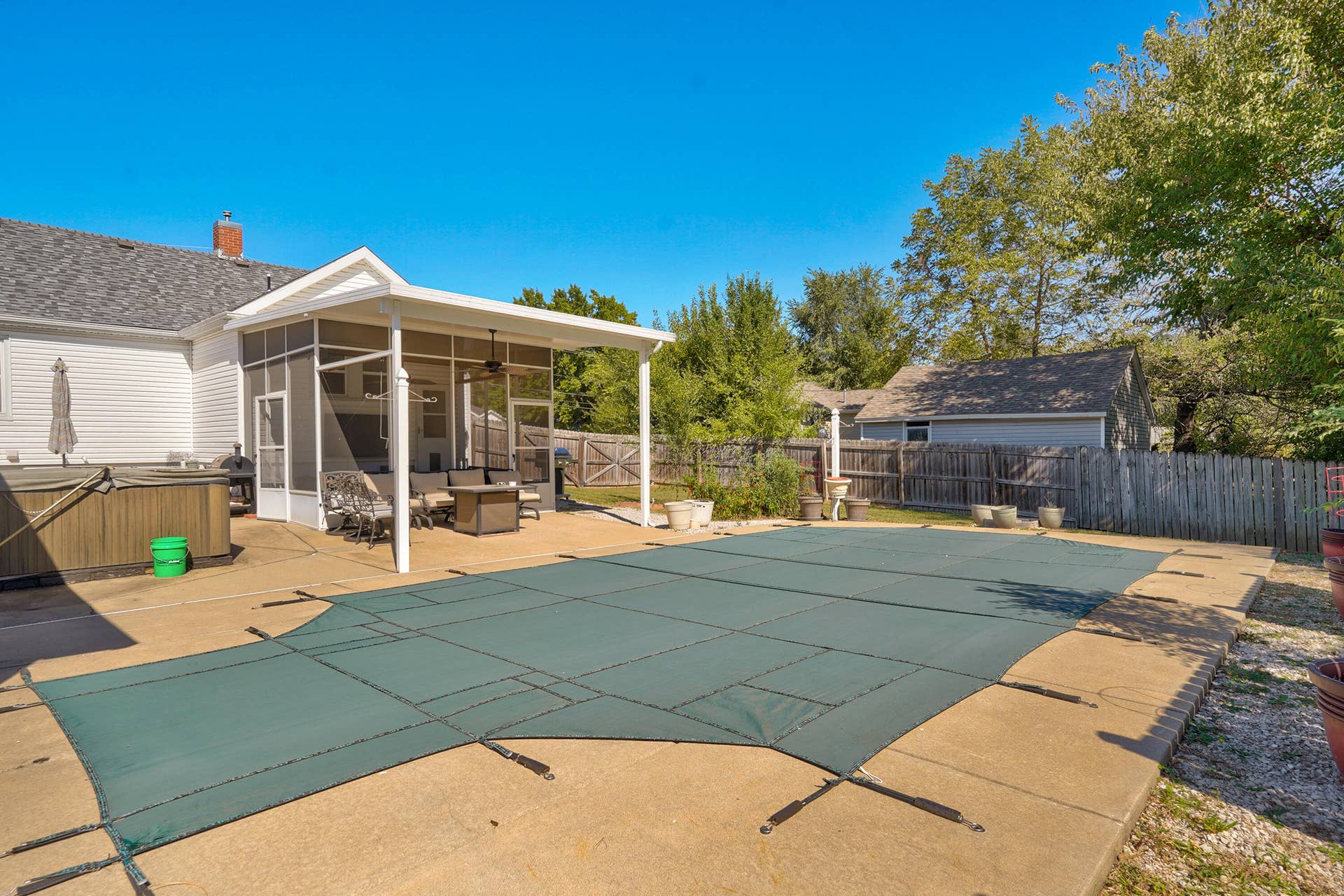 812 E Locust Street, Bolivar, MO 65613 812 E Locust St-30