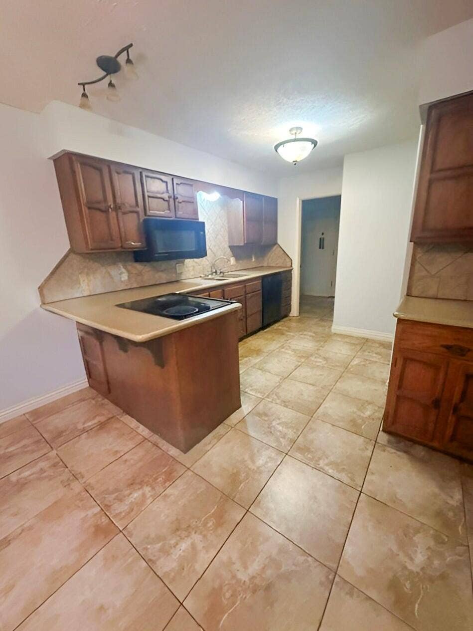 623 E Woodland Street, Republic, MO 65738 image009