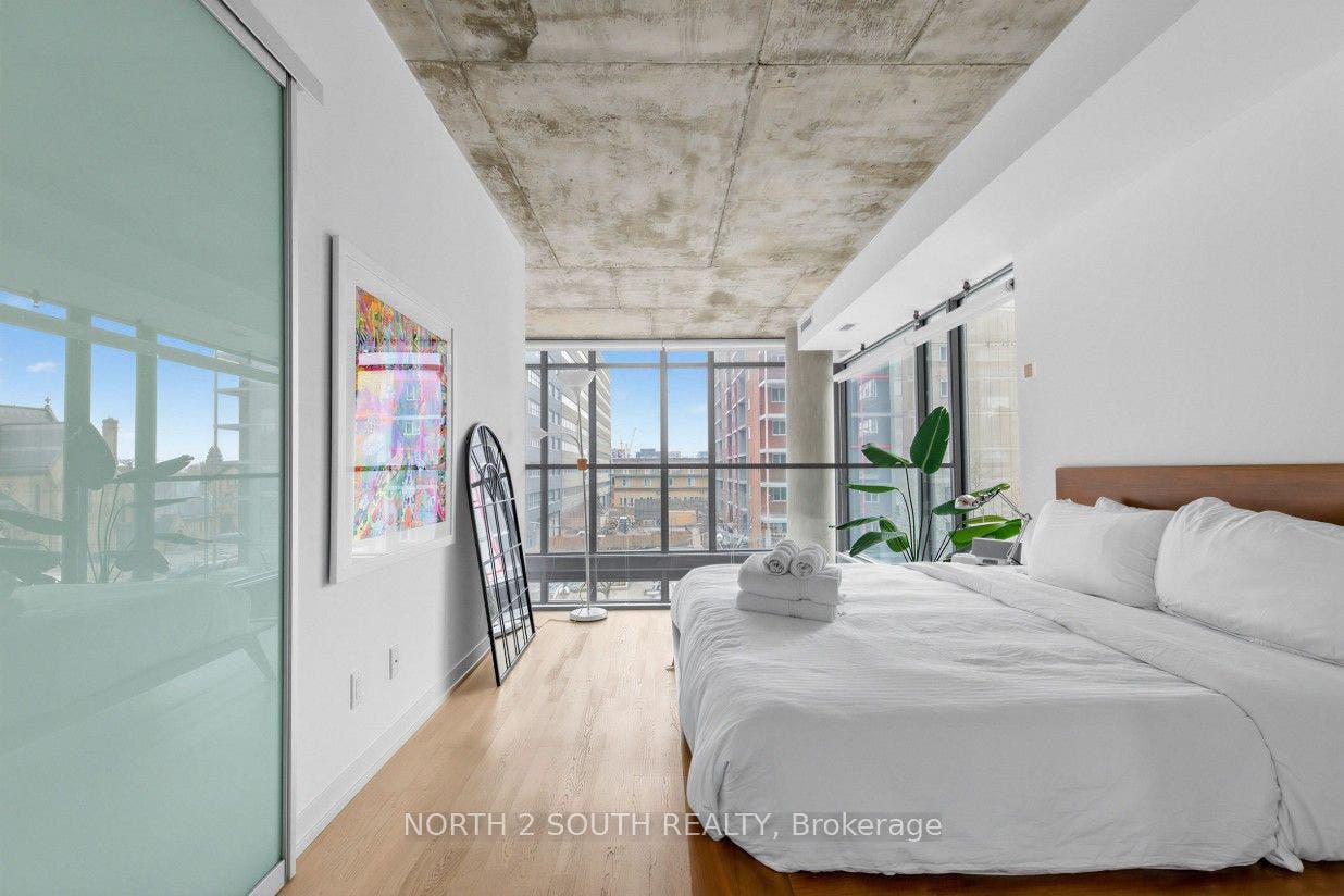 95 Bathurst Street, #225, Toronto C, Toronto ON M5V 0H7 95 Bathurst Street, #225, Toronto C, Toronto ON M5V 0H7