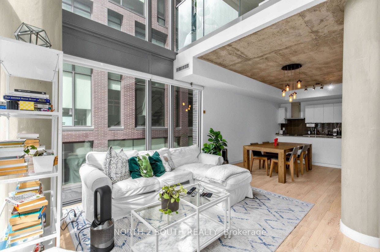95 Bathurst Street, #225, Toronto C, Toronto ON M5V 0H7 95 Bathurst Street, #225, Toronto C, Toronto ON M5V 0H7