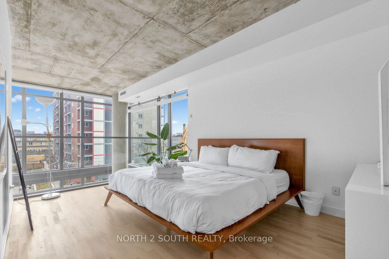 95 Bathurst Street, #225, Toronto C, Toronto ON M5V 0H7 95 Bathurst Street, #225, Toronto C, Toronto ON M5V 0H7