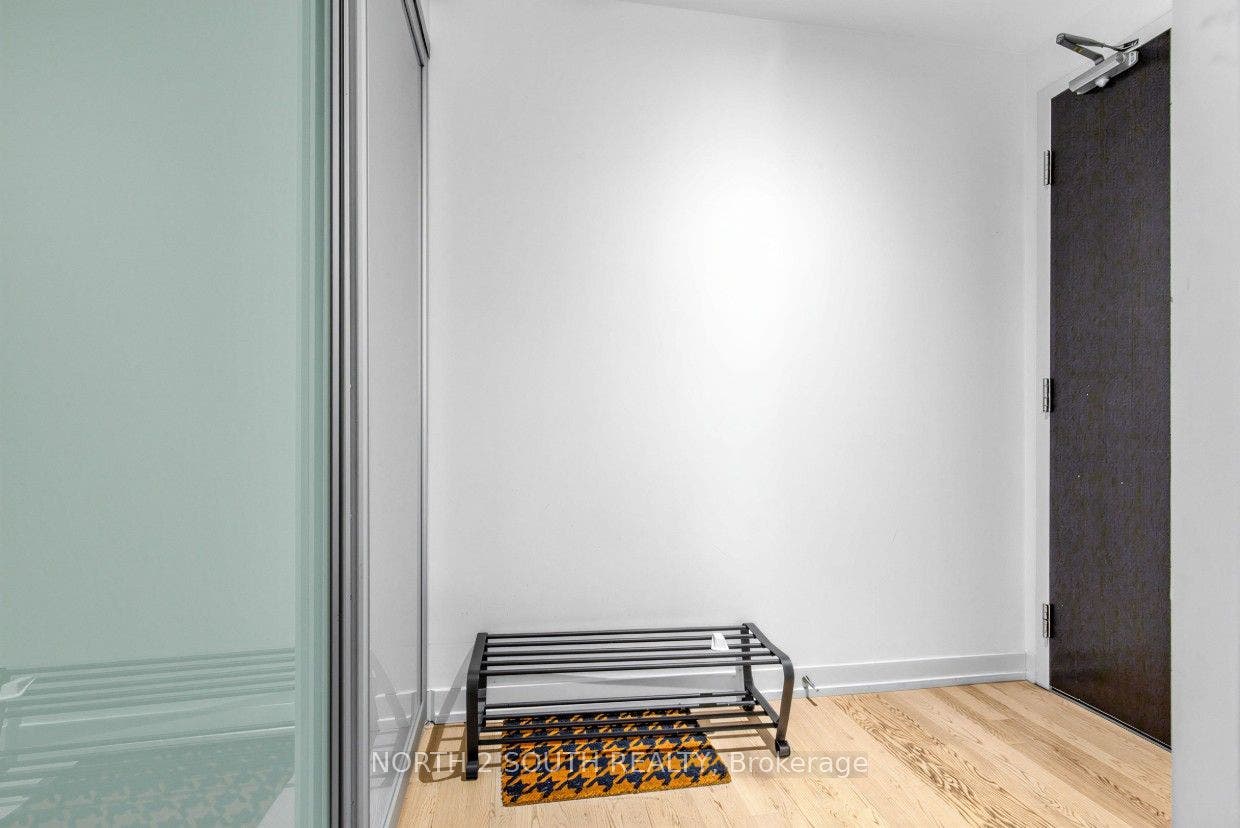 95 Bathurst Street, #225, Toronto C, Toronto ON M5V 0H7 95 Bathurst Street, #225, Toronto C, Toronto ON M5V 0H7