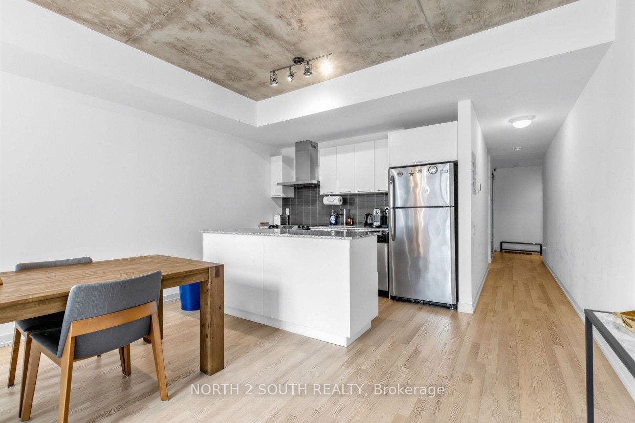 95 Bathurst Street, #225, Toronto C, Toronto ON M5V 0H7 95 Bathurst Street, #225, Toronto C, Toronto ON M5V 0H7