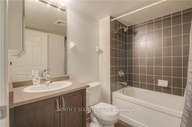 25 Lower Simcoe Street, #712, Toronto C, Toronto ON M5J 3A1