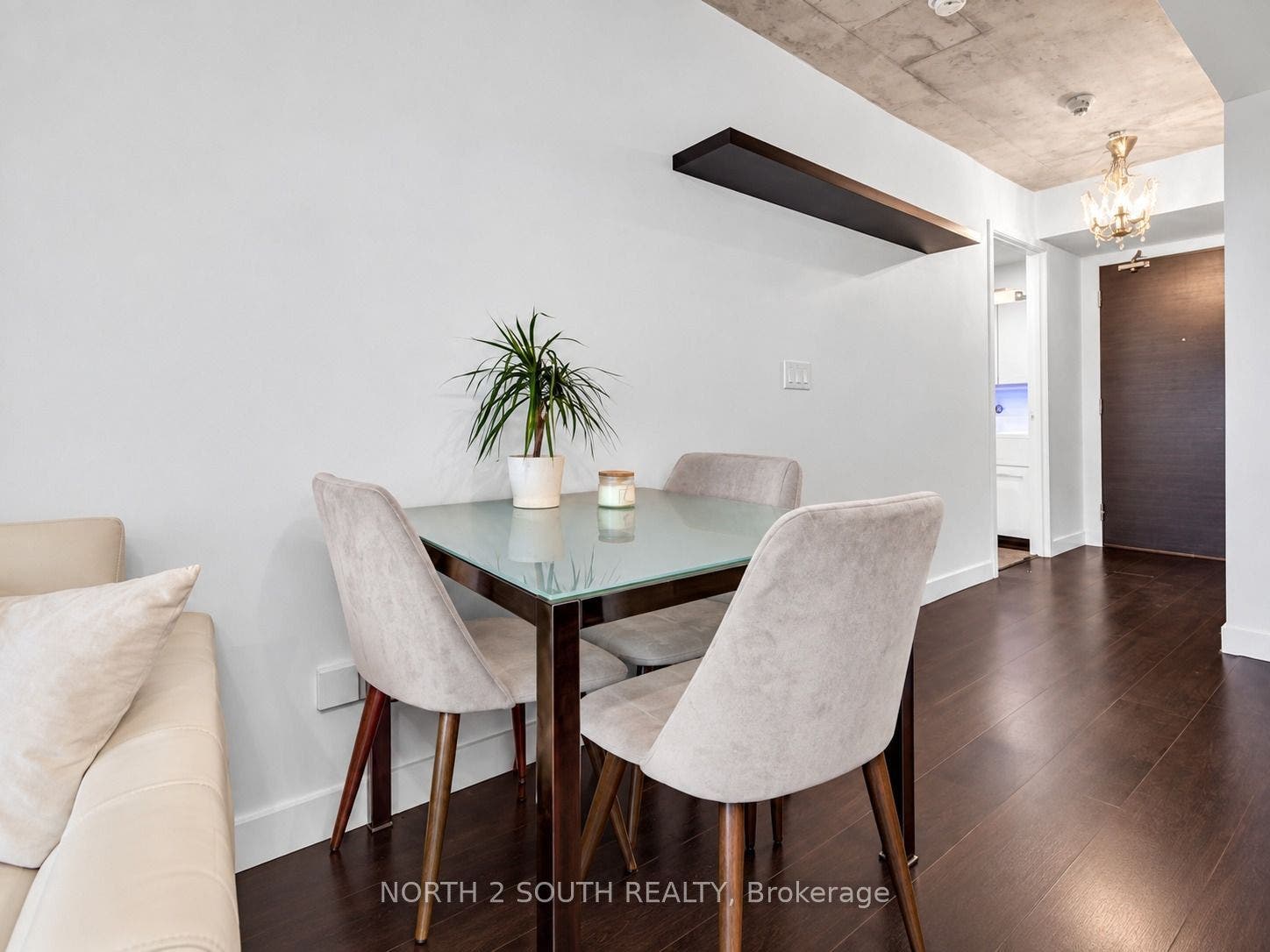 55 Stewart Street, #524, Toronto C, Toronto ON M5V 2V1 55 Stewart Street, #524, Toronto C, Toronto ON M5V 2V1