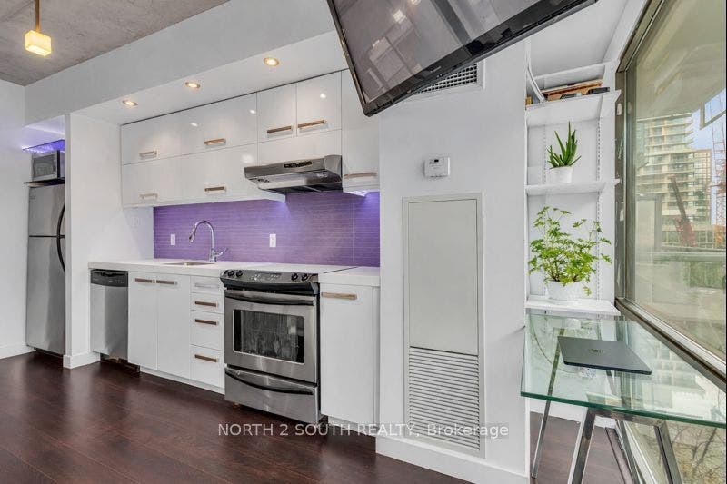 55 Stewart Street, #524, Toronto C, Toronto ON M5V 2V1 55 Stewart Street, #524, Toronto C, Toronto ON M5V 2V1