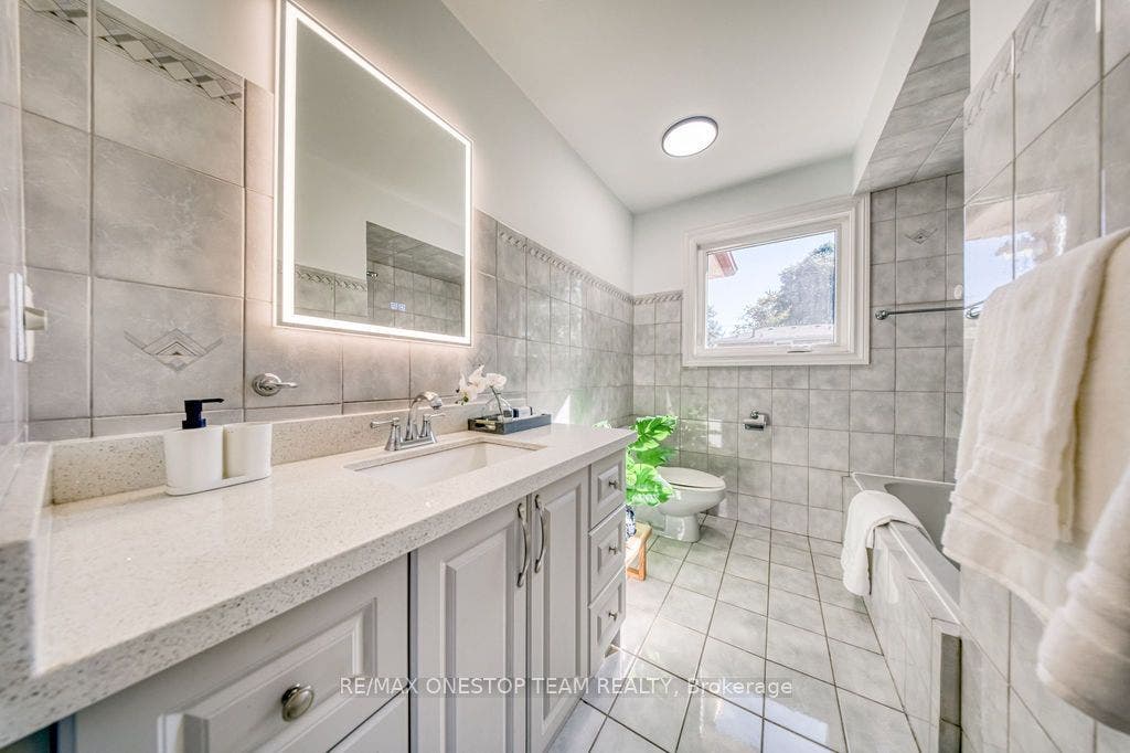 73 Houston Crescent, Toronto C15, Toronto C, Toronto ON M2J 3H7