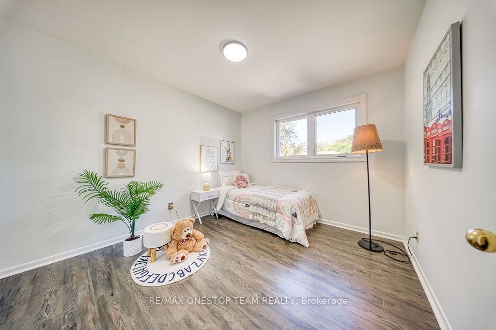 73 Houston Crescent, Toronto C15, Toronto C, Toronto ON M2J 3H7