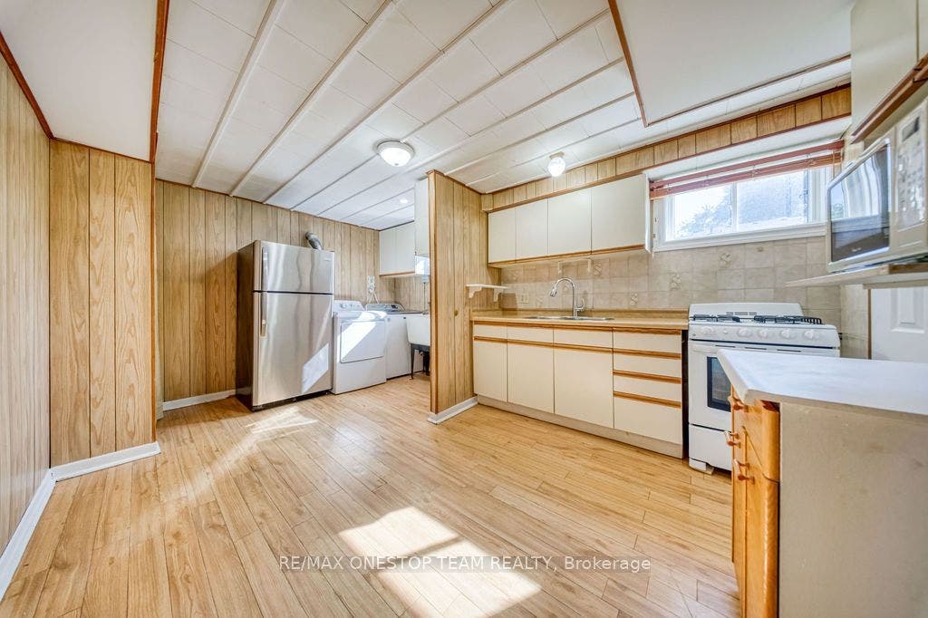73 Houston Crescent, Toronto C15, Toronto C, Toronto ON M2J 3H7