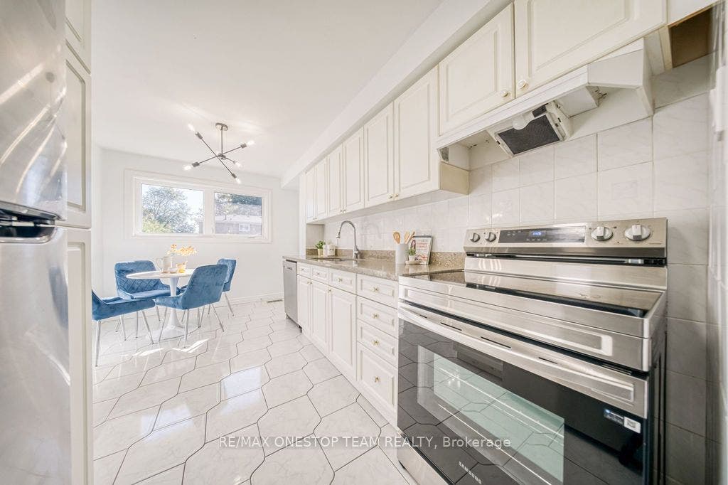 73 Houston Crescent, Toronto C15, Toronto C, Toronto ON M2J 3H7