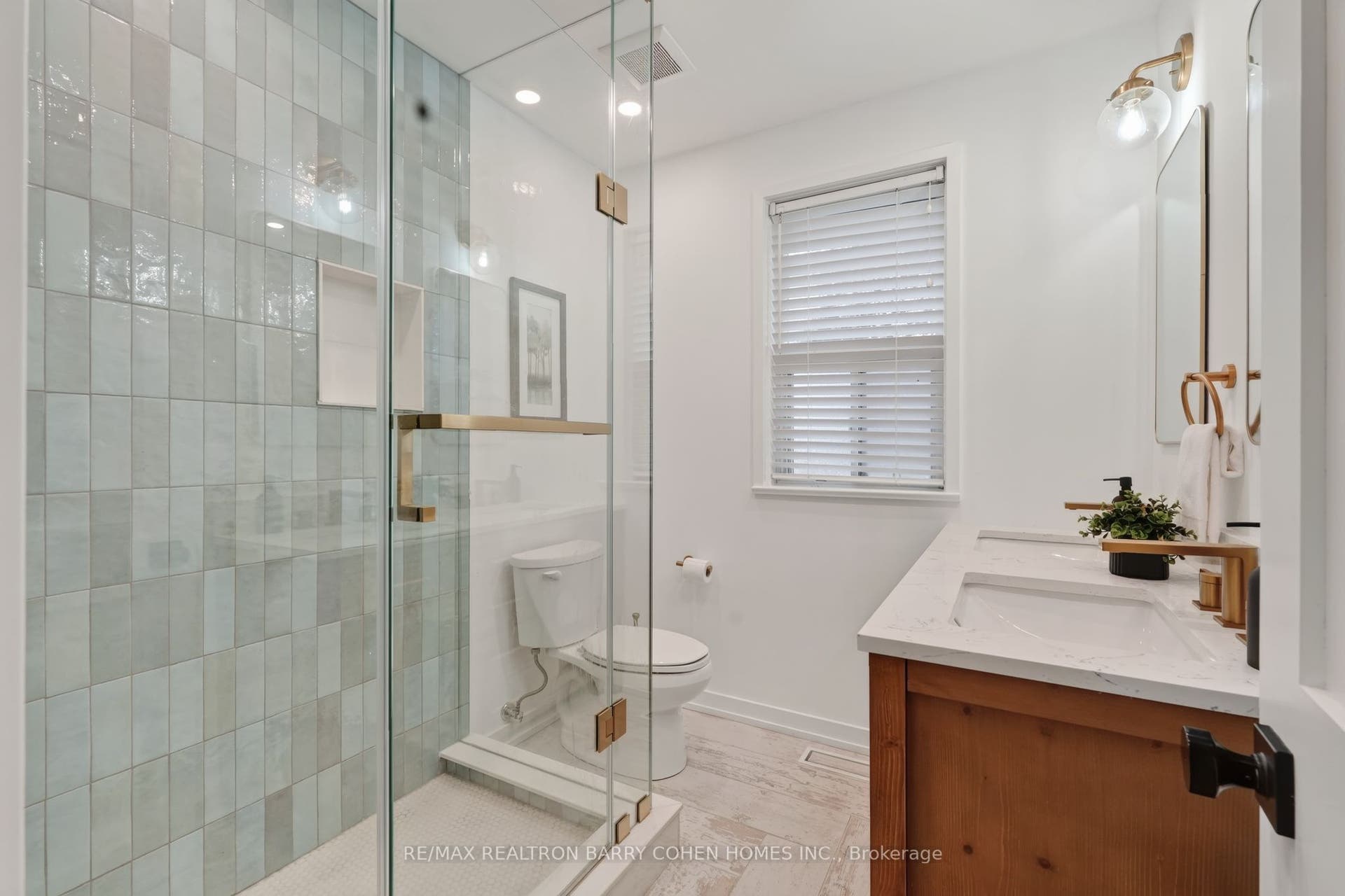 39 Romney Road, Toronto C, Toronto ON M3H 1H4