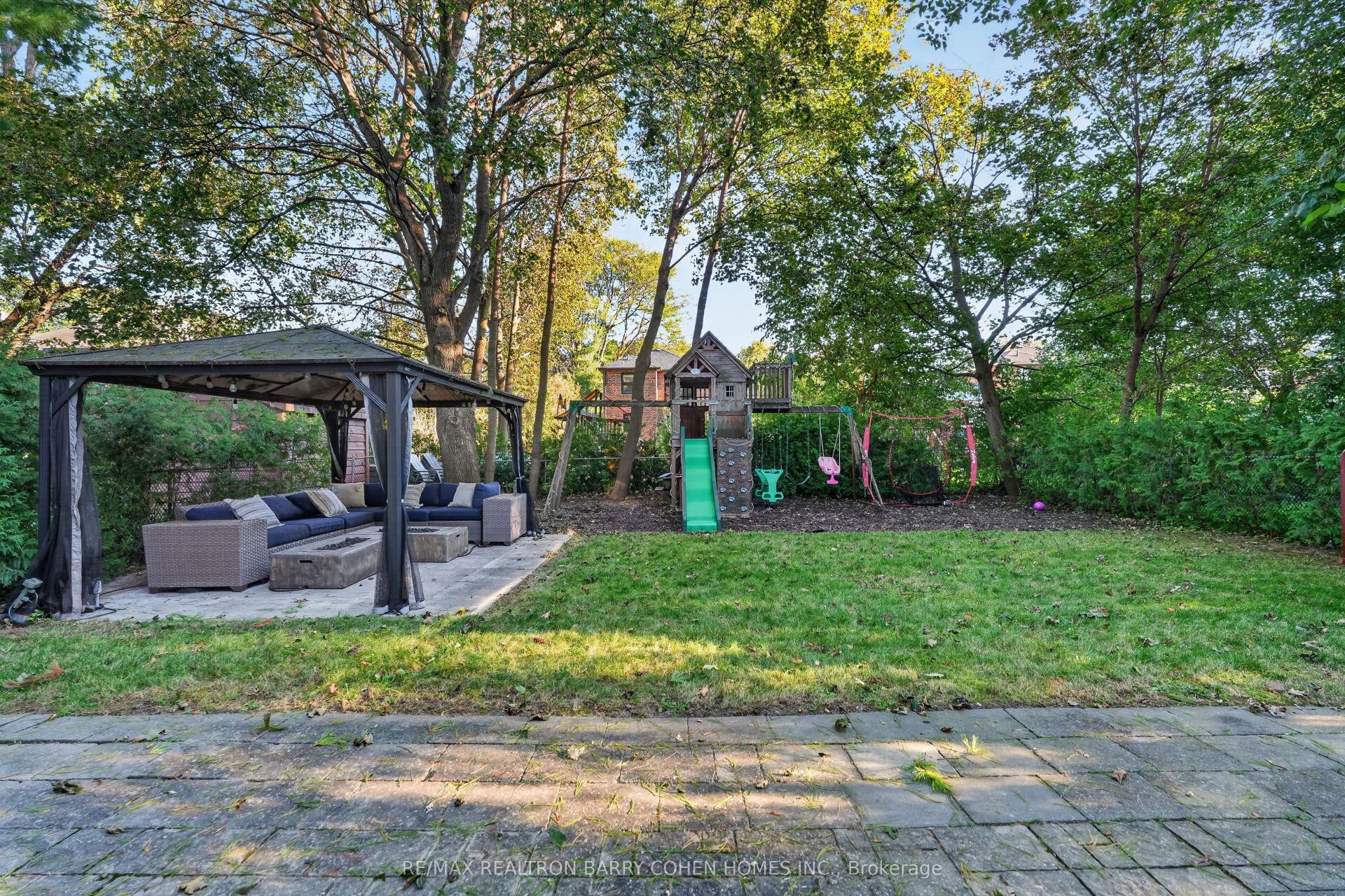 39 Romney Road, Toronto C, Toronto ON M3H 1H4