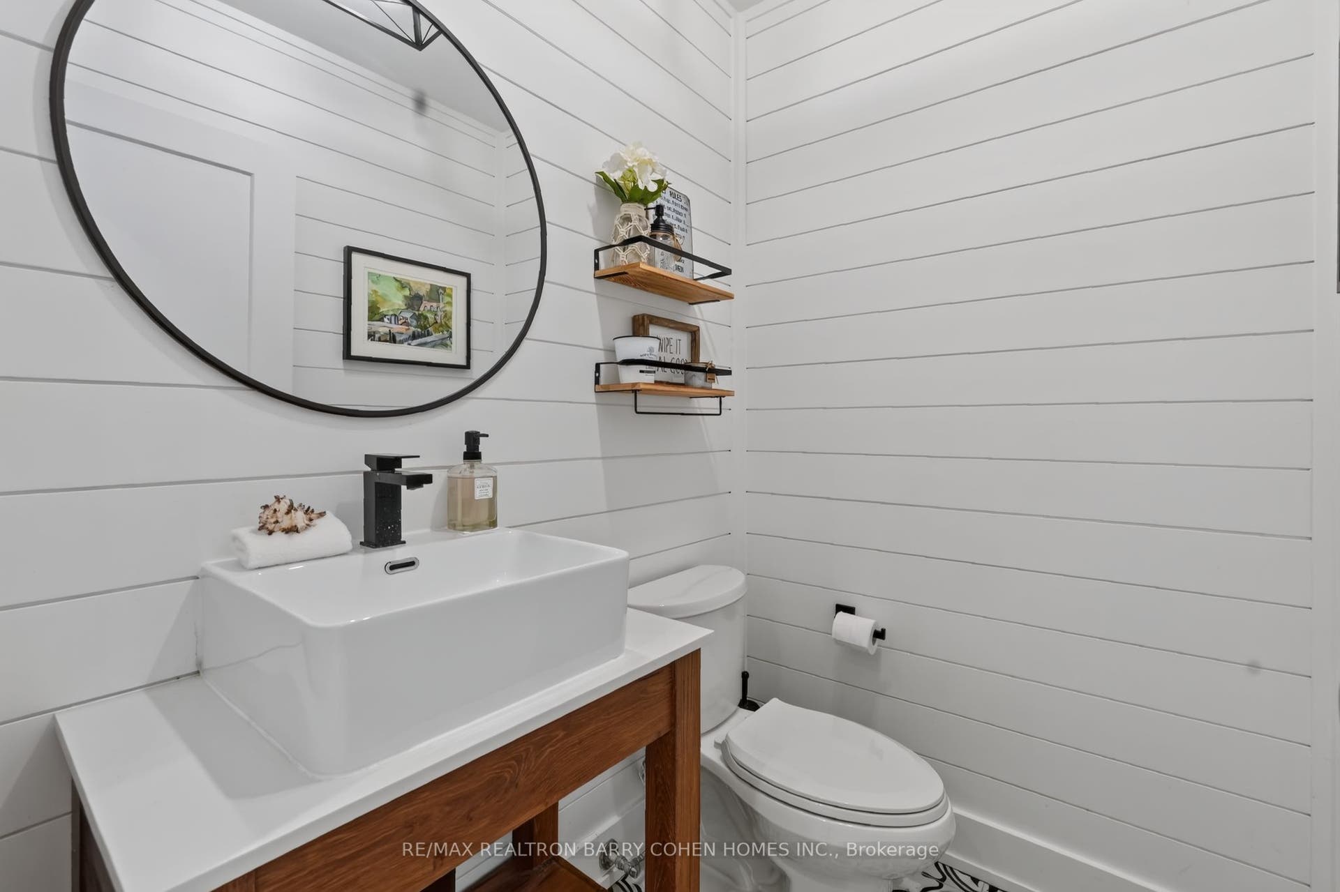 39 Romney Road, Toronto C, Toronto ON M3H 1H4