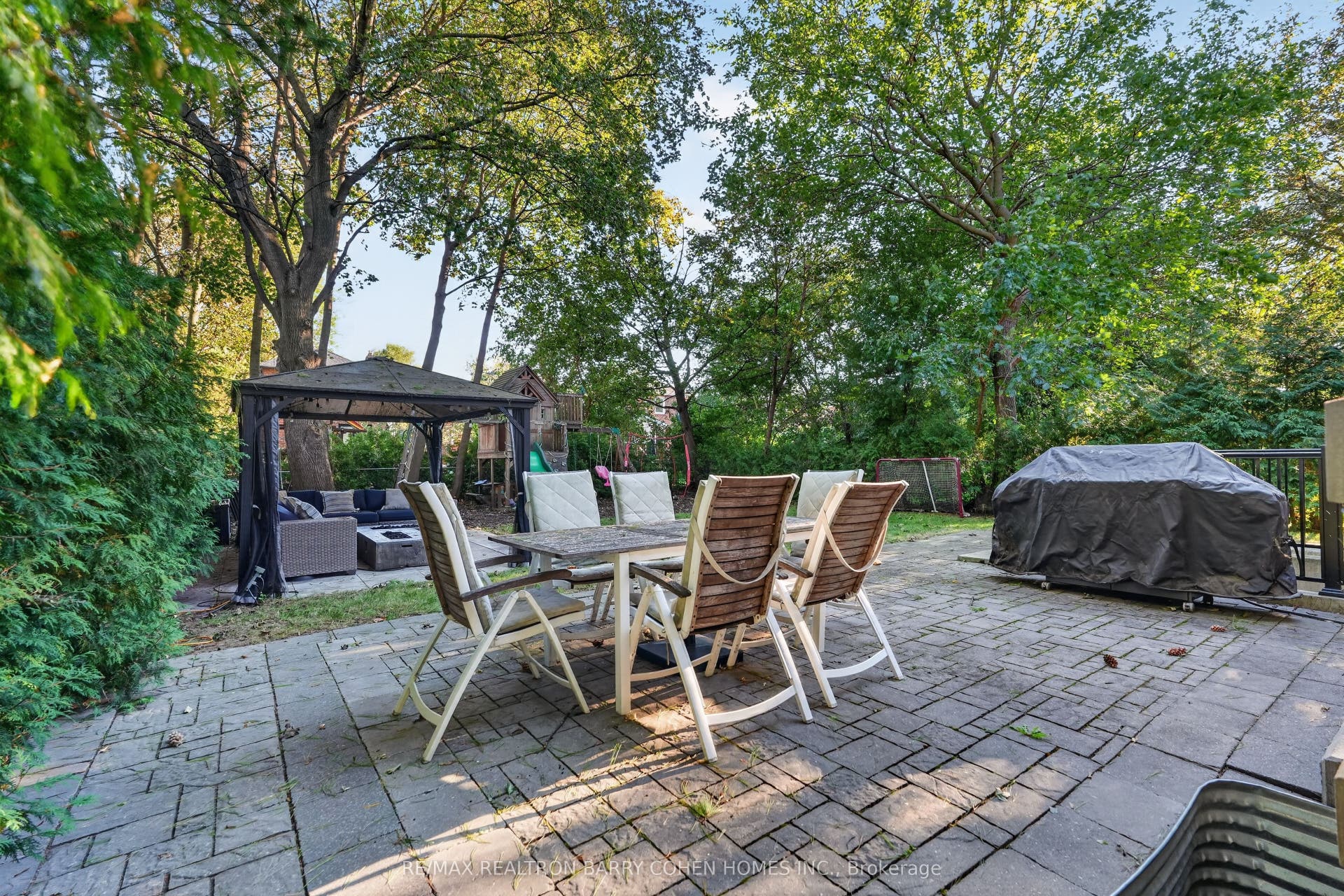 39 Romney Road, Toronto C, Toronto ON M3H 1H4