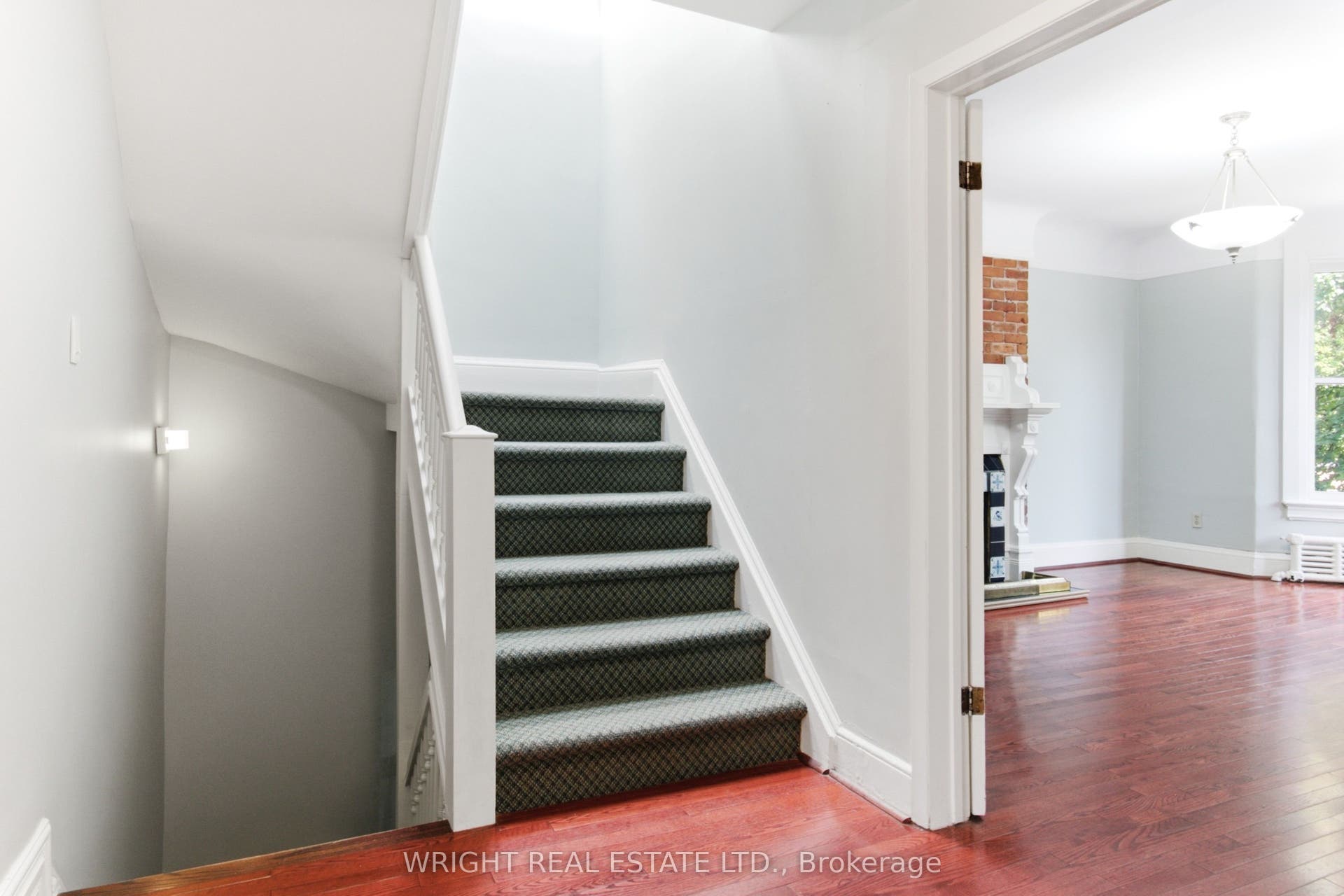 2nd floor landing
