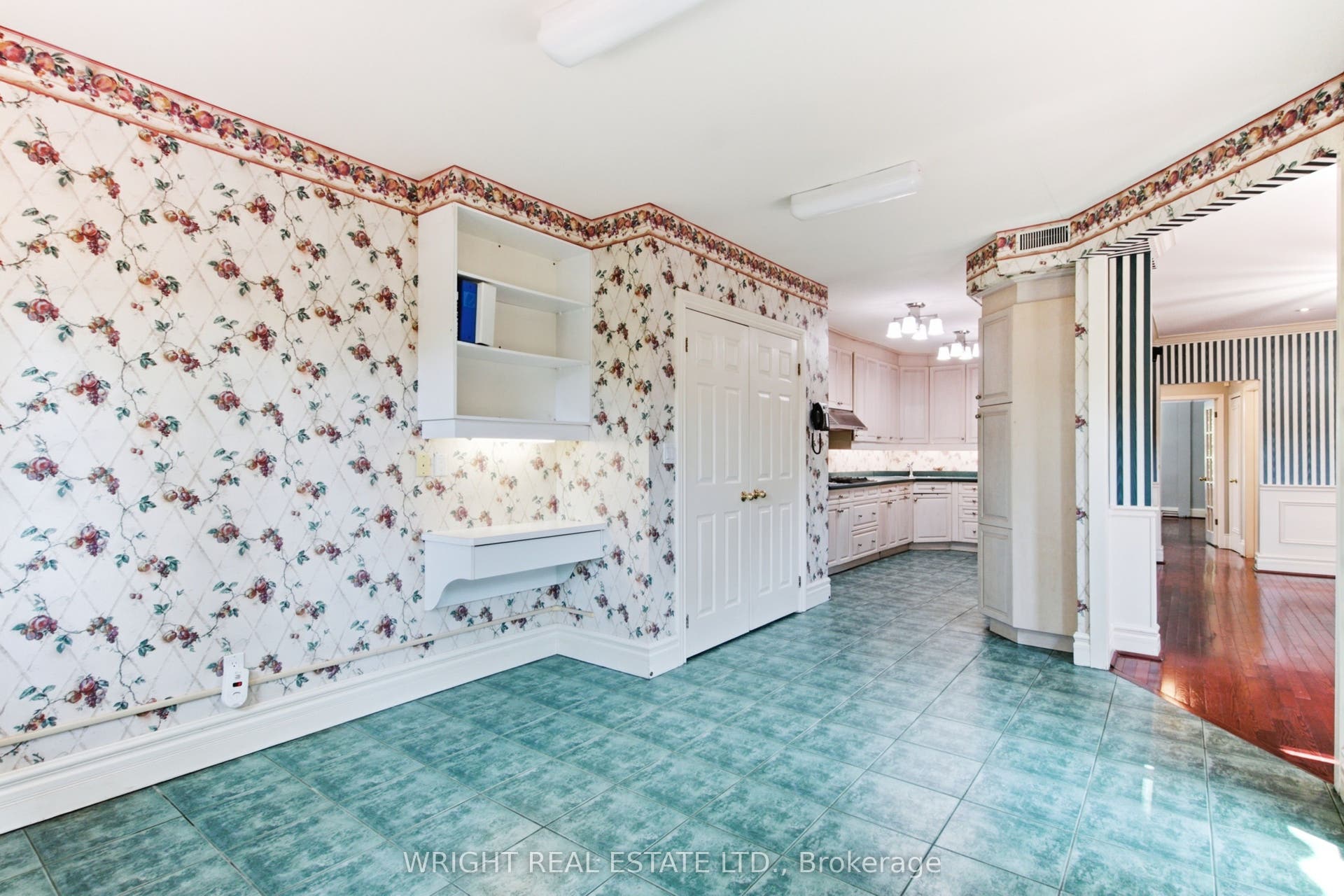 112 Albany Avenue, Toronto C, Toronto ON M5R 3C4