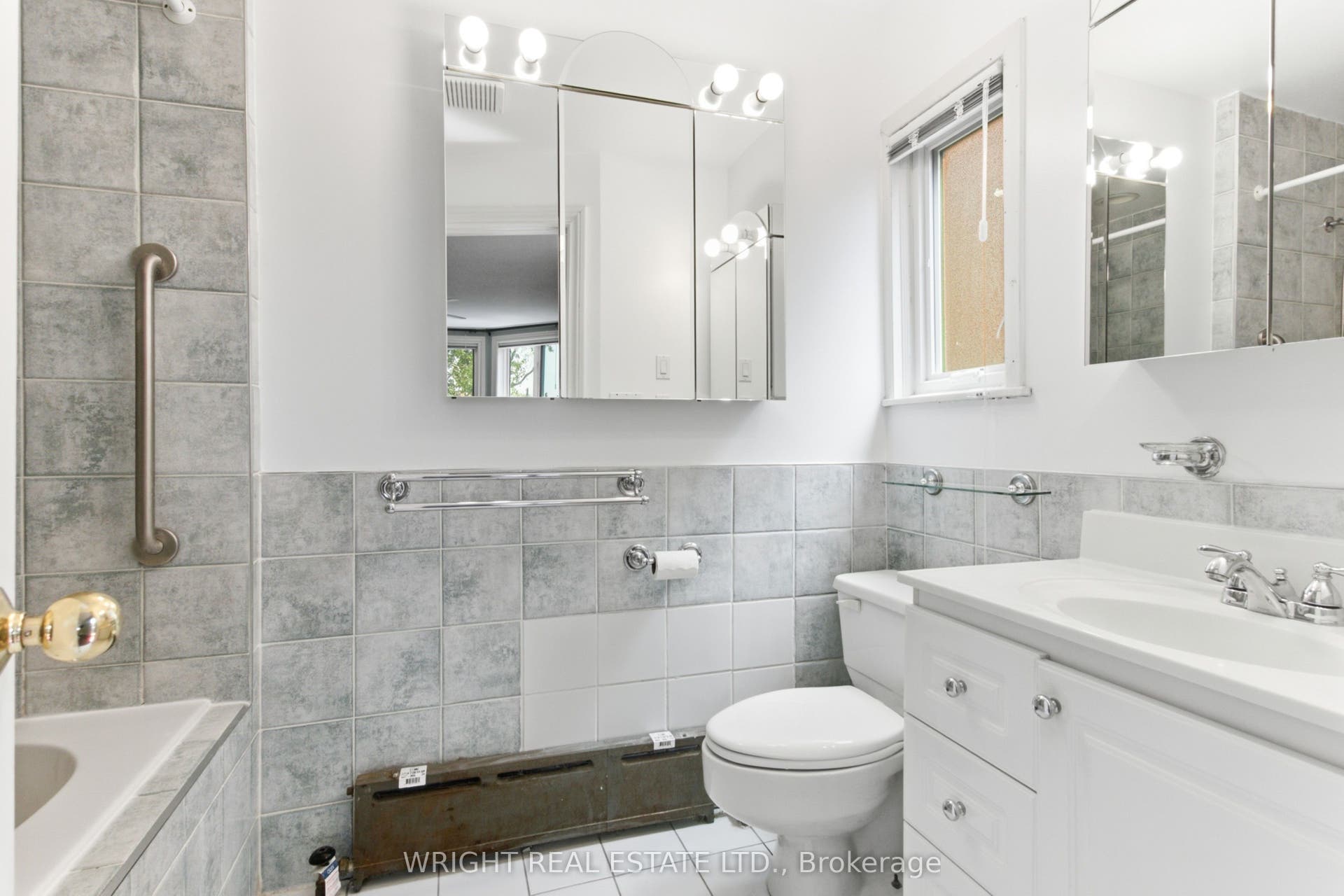 primary bedroom ensuite