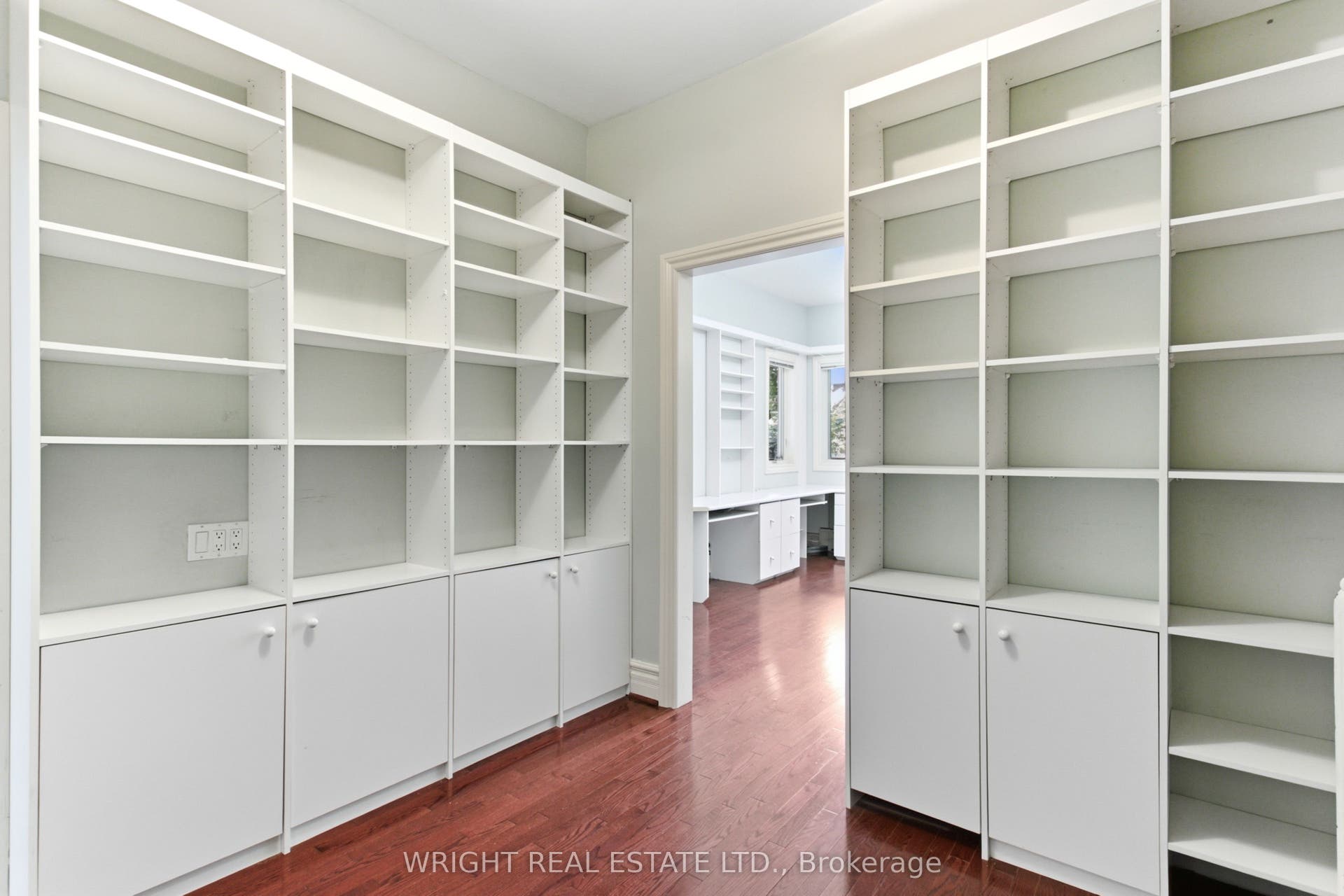 112 Albany Avenue, Toronto C, Toronto ON M5R 3C4
