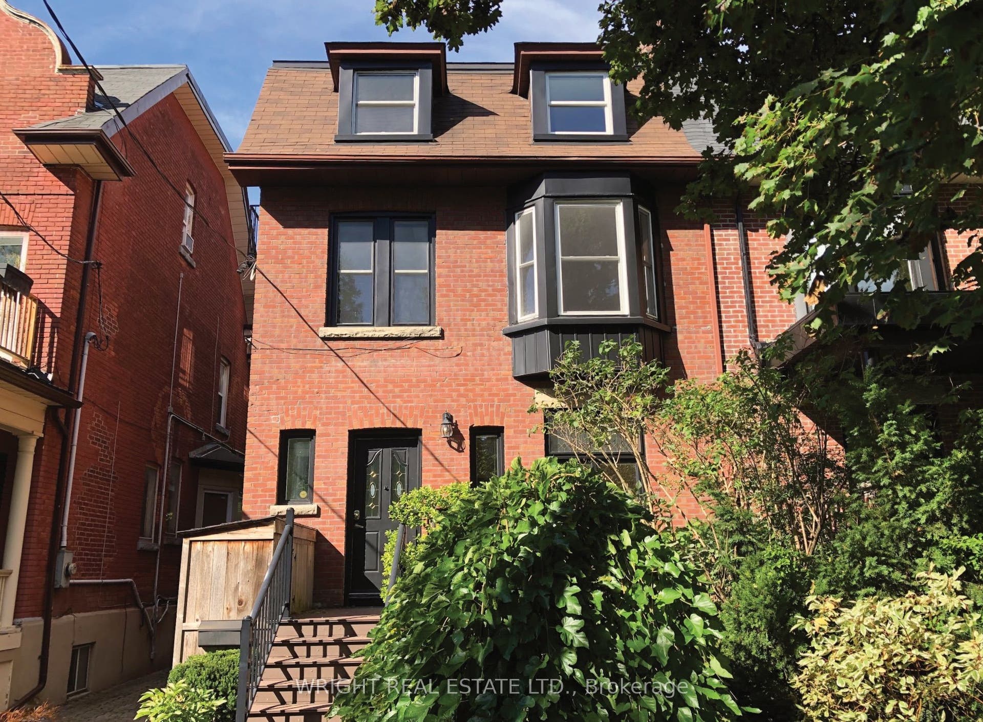 112 Albany Avenue, Toronto C, Toronto ON M5R 3C4