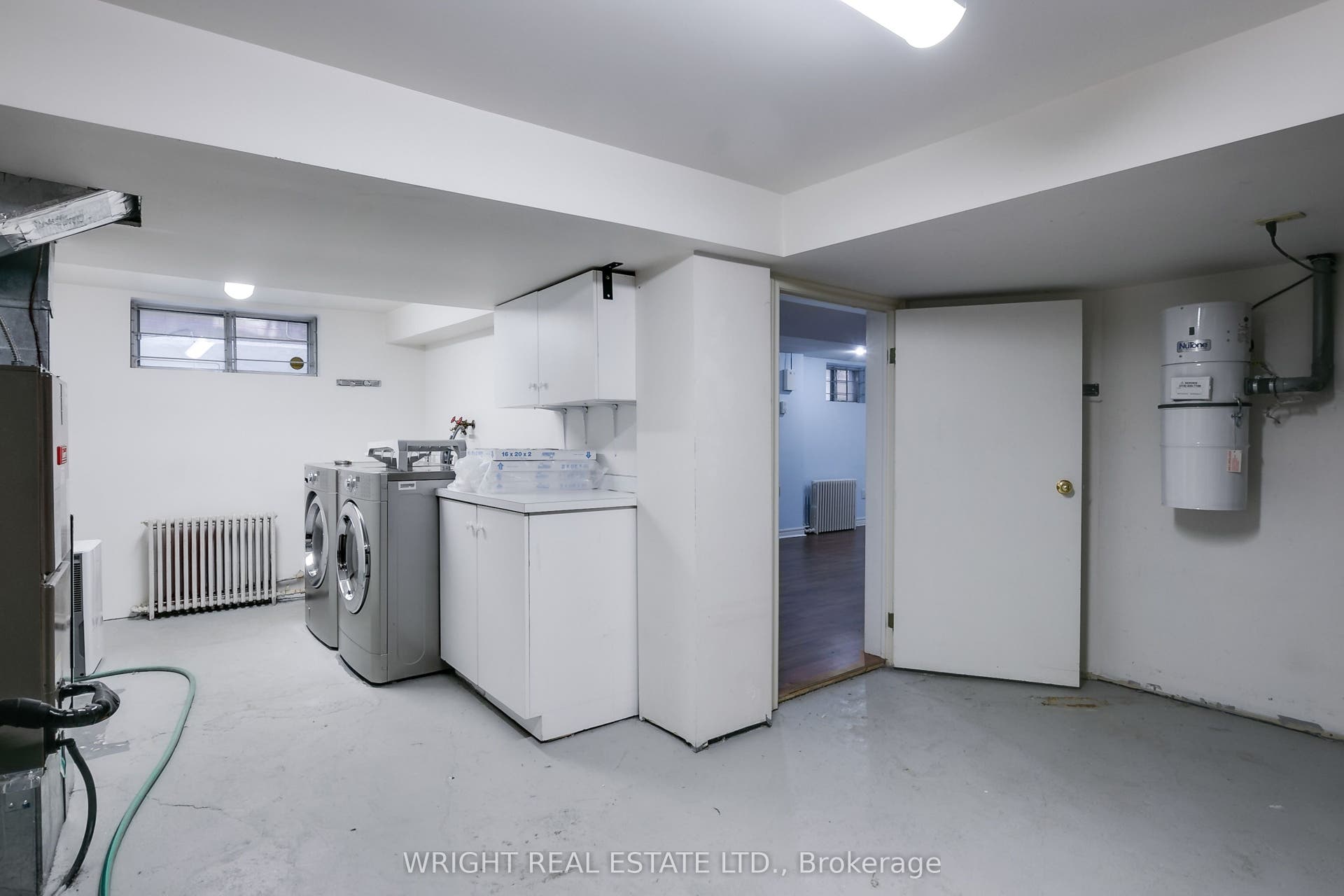 laundry/utility room