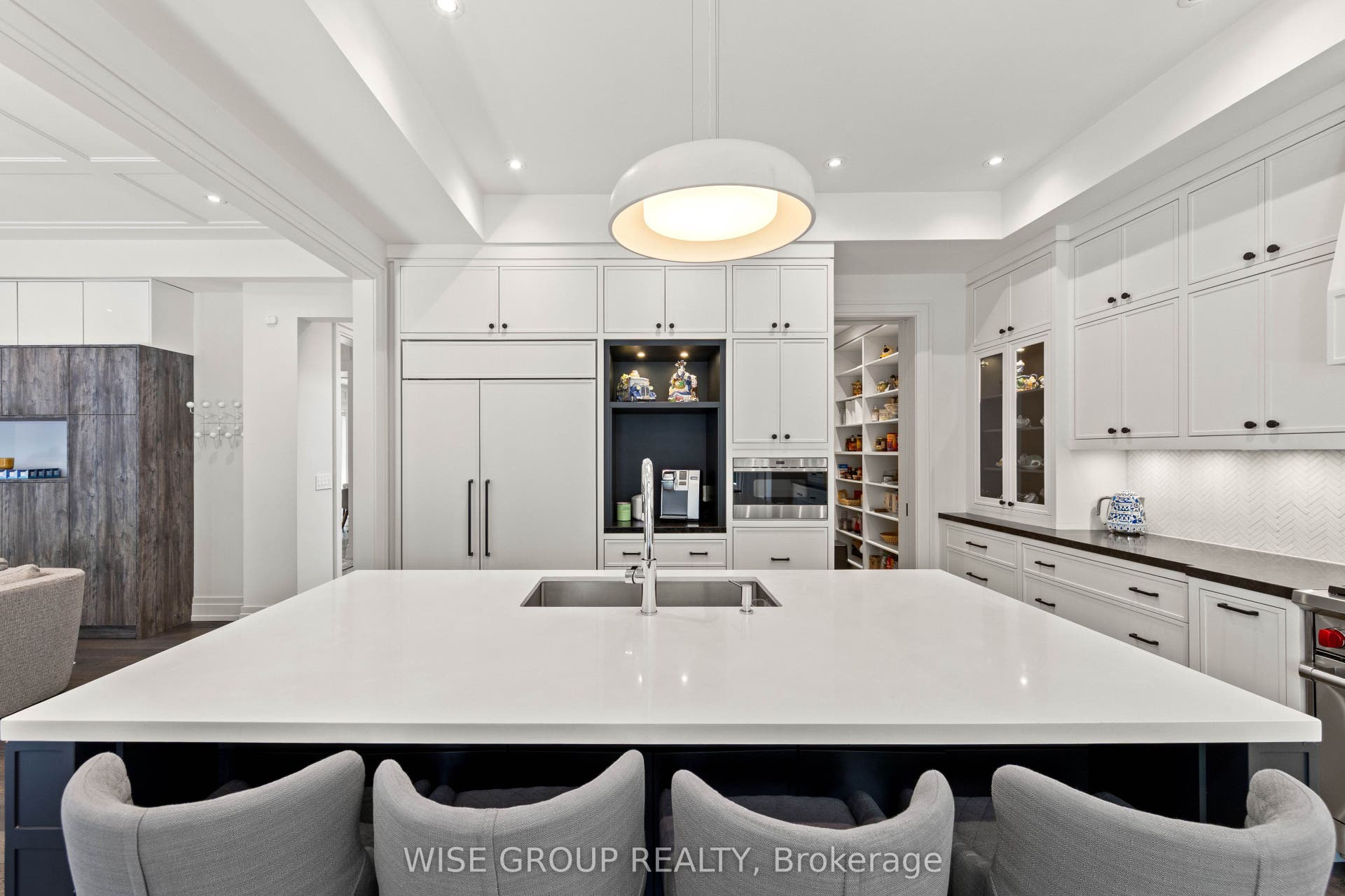 50 Sheldrake Boulevard, Toronto C10, Toronto C, Toronto ON M4P 2B3