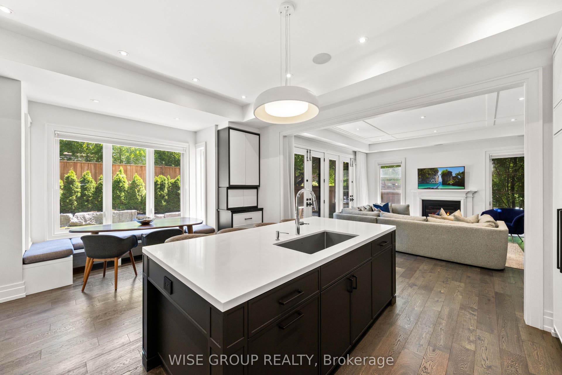 50 Sheldrake Boulevard, Toronto C10, Toronto C, Toronto ON M4P 2B3