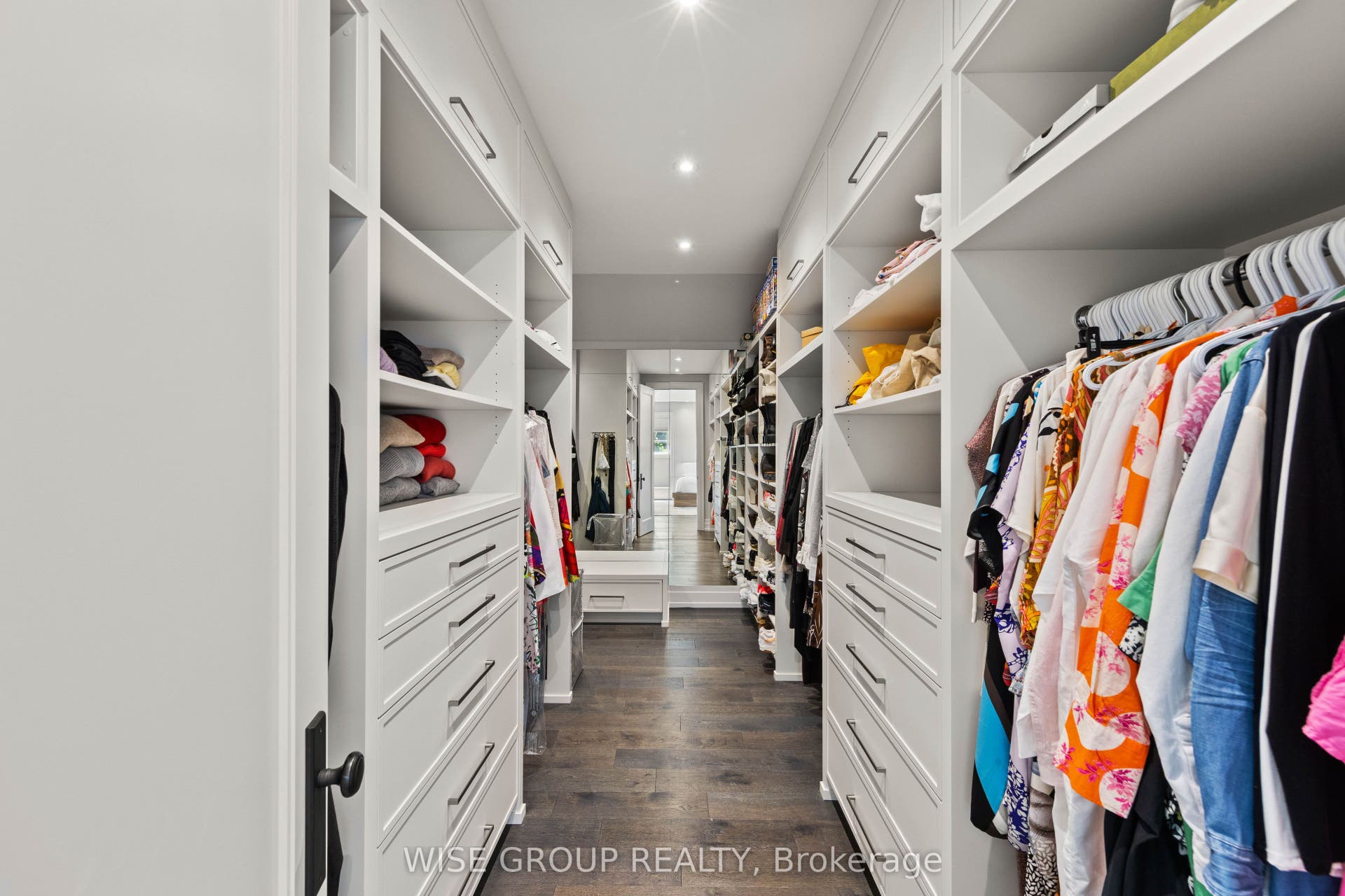 50 Sheldrake Boulevard, Toronto C10, Toronto C, Toronto ON M4P 2B3
