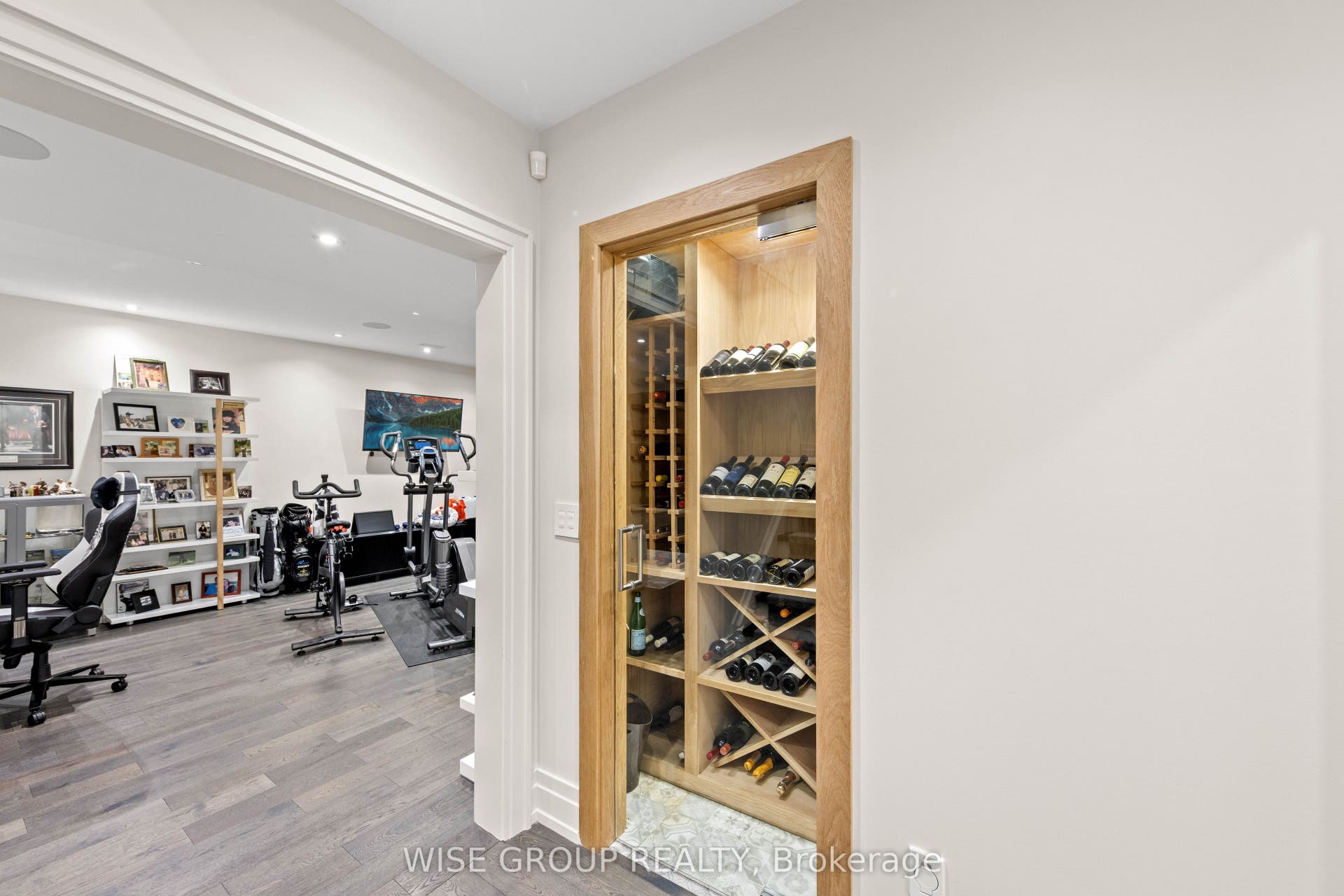 50 Sheldrake Boulevard, Toronto C10, Toronto C, Toronto ON M4P 2B3