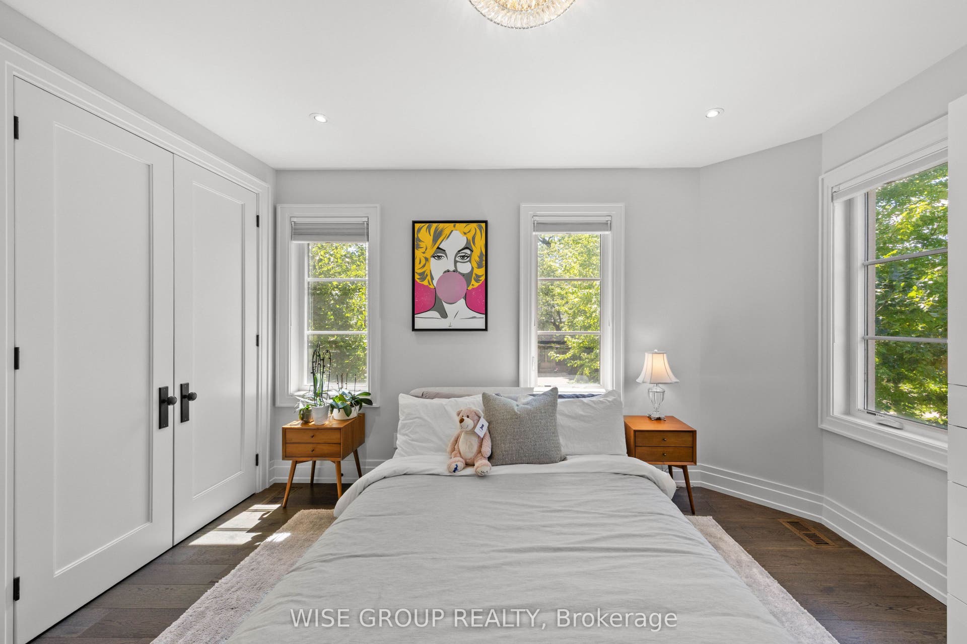 50 Sheldrake Boulevard, Toronto C10, Toronto C, Toronto ON M4P 2B3